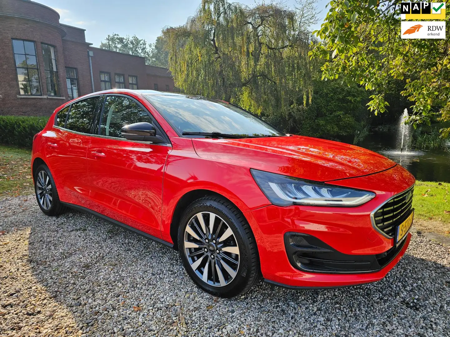 Ford Focus 1.0 EcoBoost Hybrid Titanium X AIRCO/cruise Rot - 1