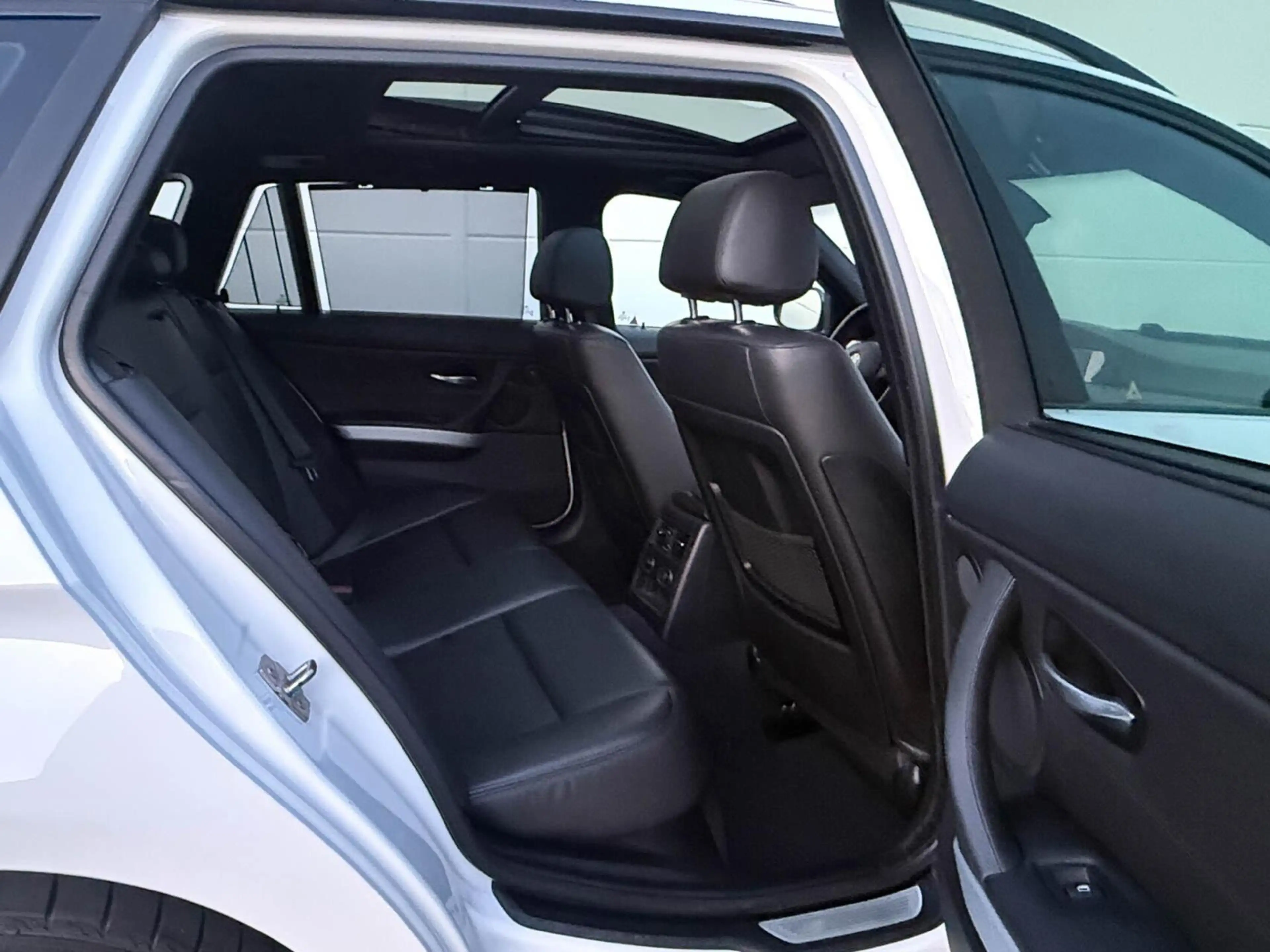 BMW 335 3-serie Touring 335i 306pk xDrive M-Sport | Leder — photo 18