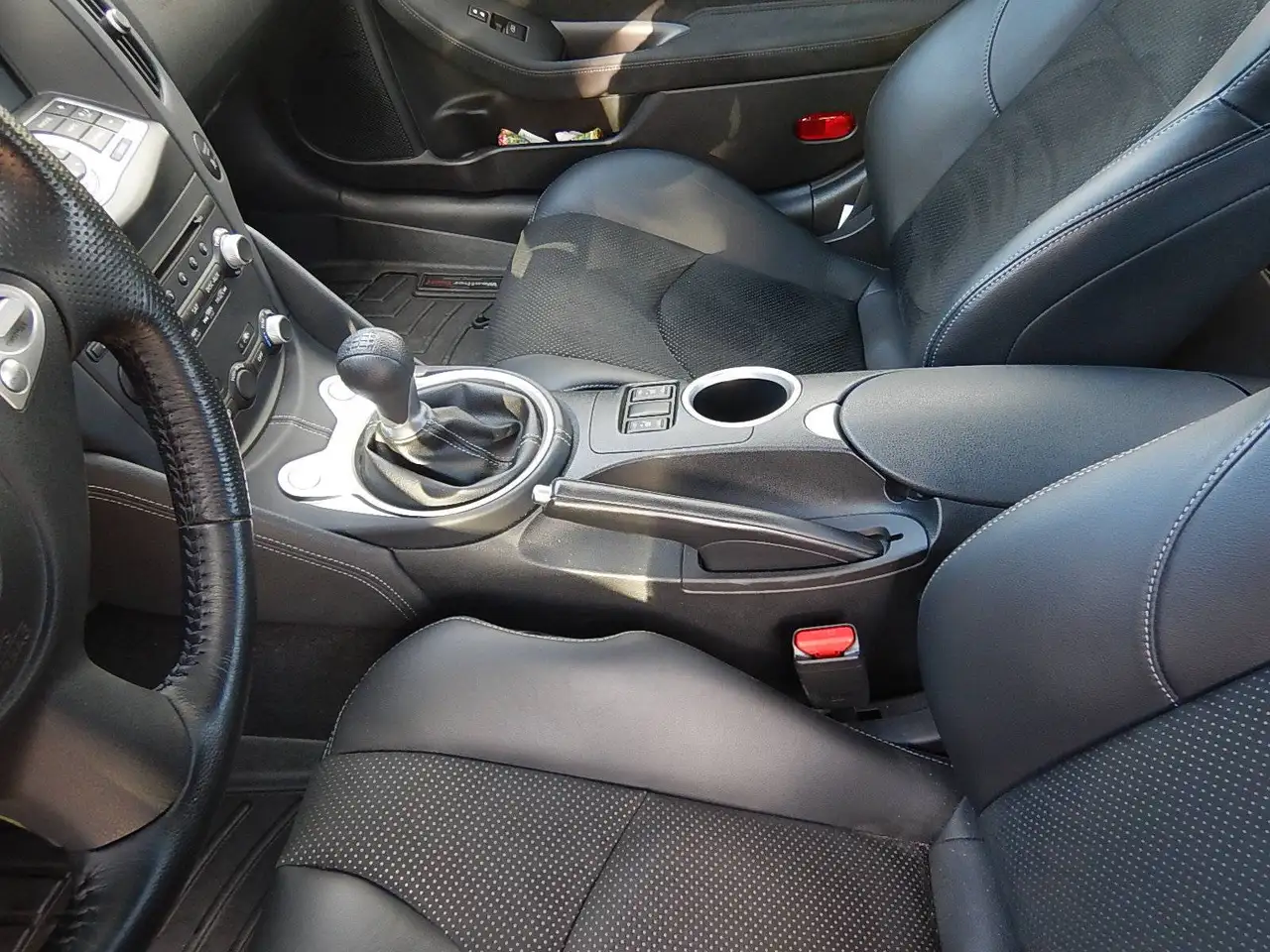 Nissan 370Z снимка Nissan 370Z