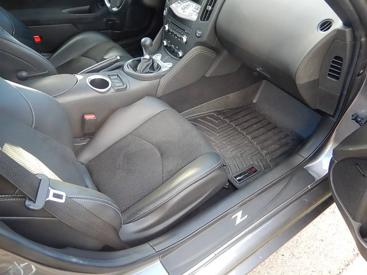 Nissan 370Z снимка Nissan 370Z