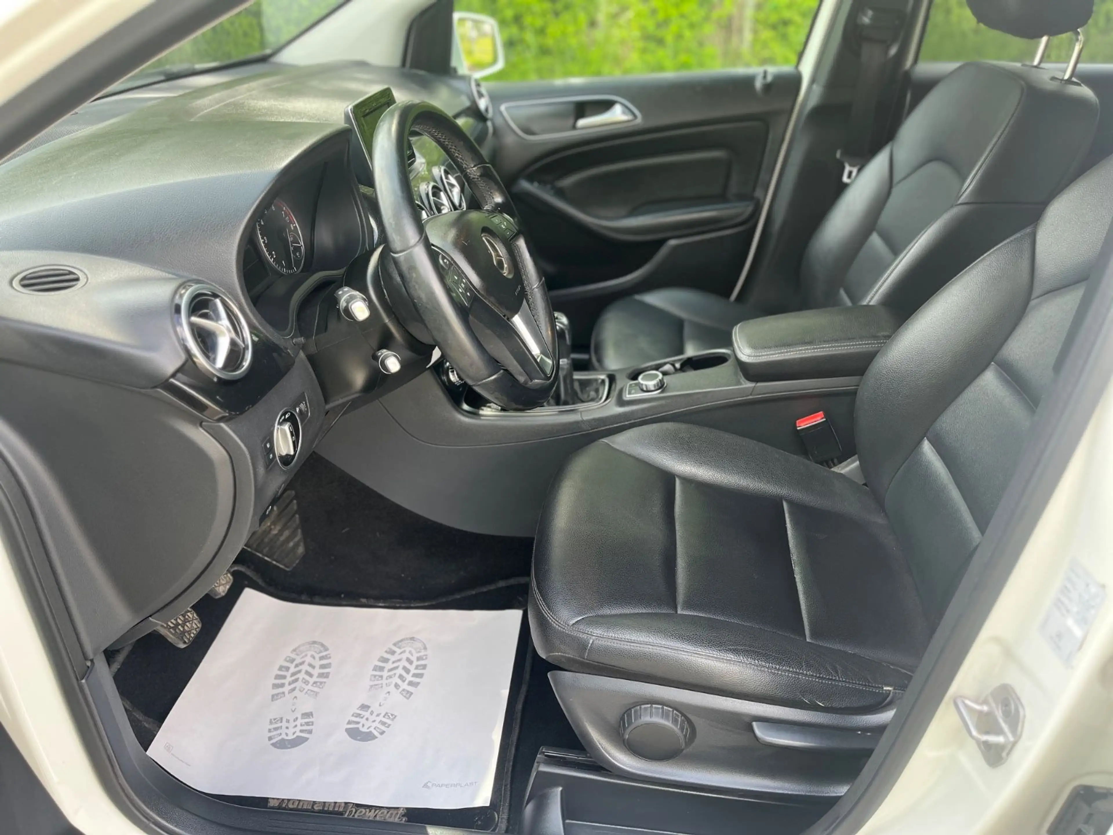 Mercedes-Benz B 200 Euro6/Sitzheizung/Volleder/Navi — photo 9