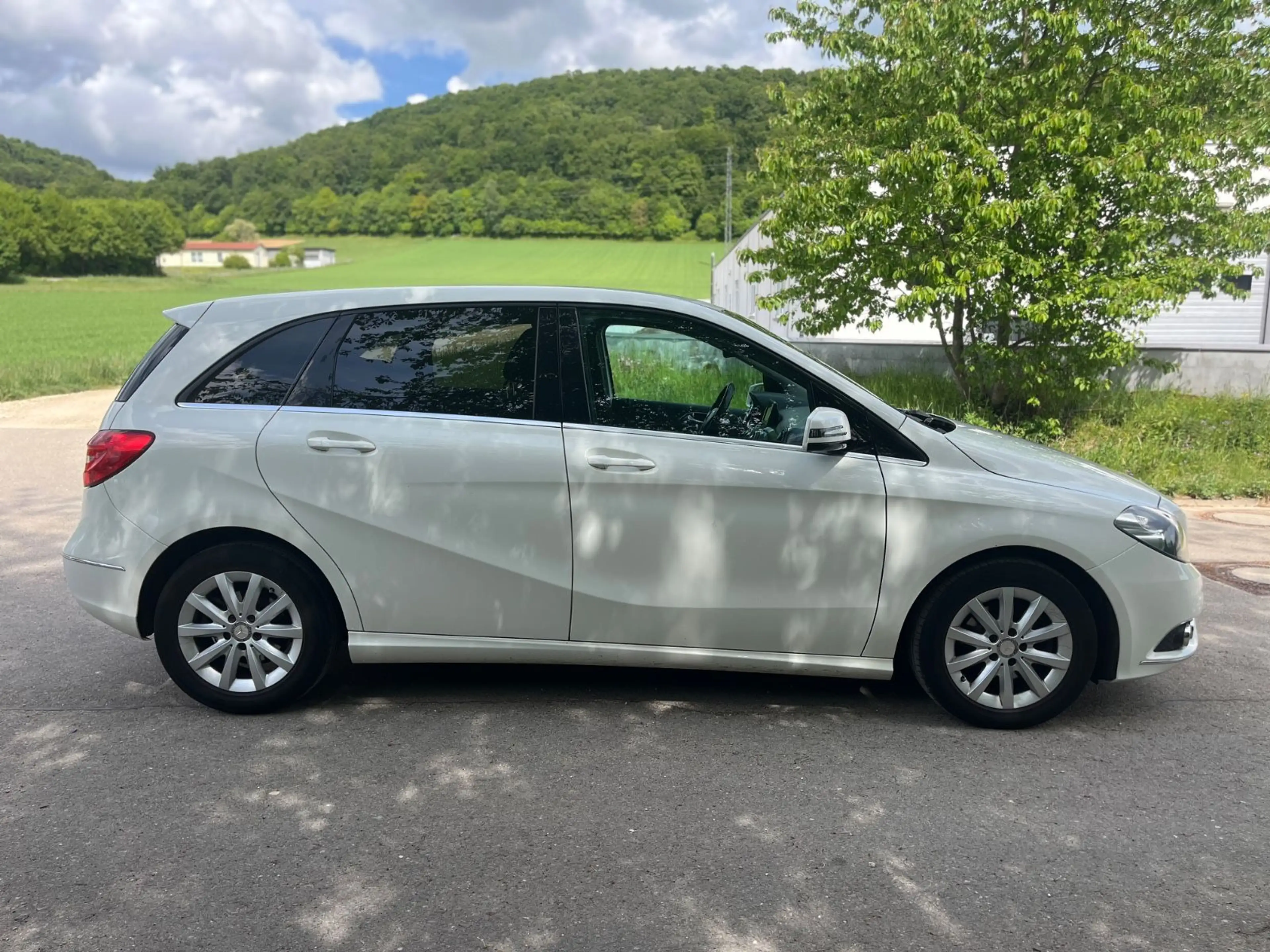 Mercedes-Benz B 200 Euro6/Sitzheizung/Volleder/Navi — photo 7