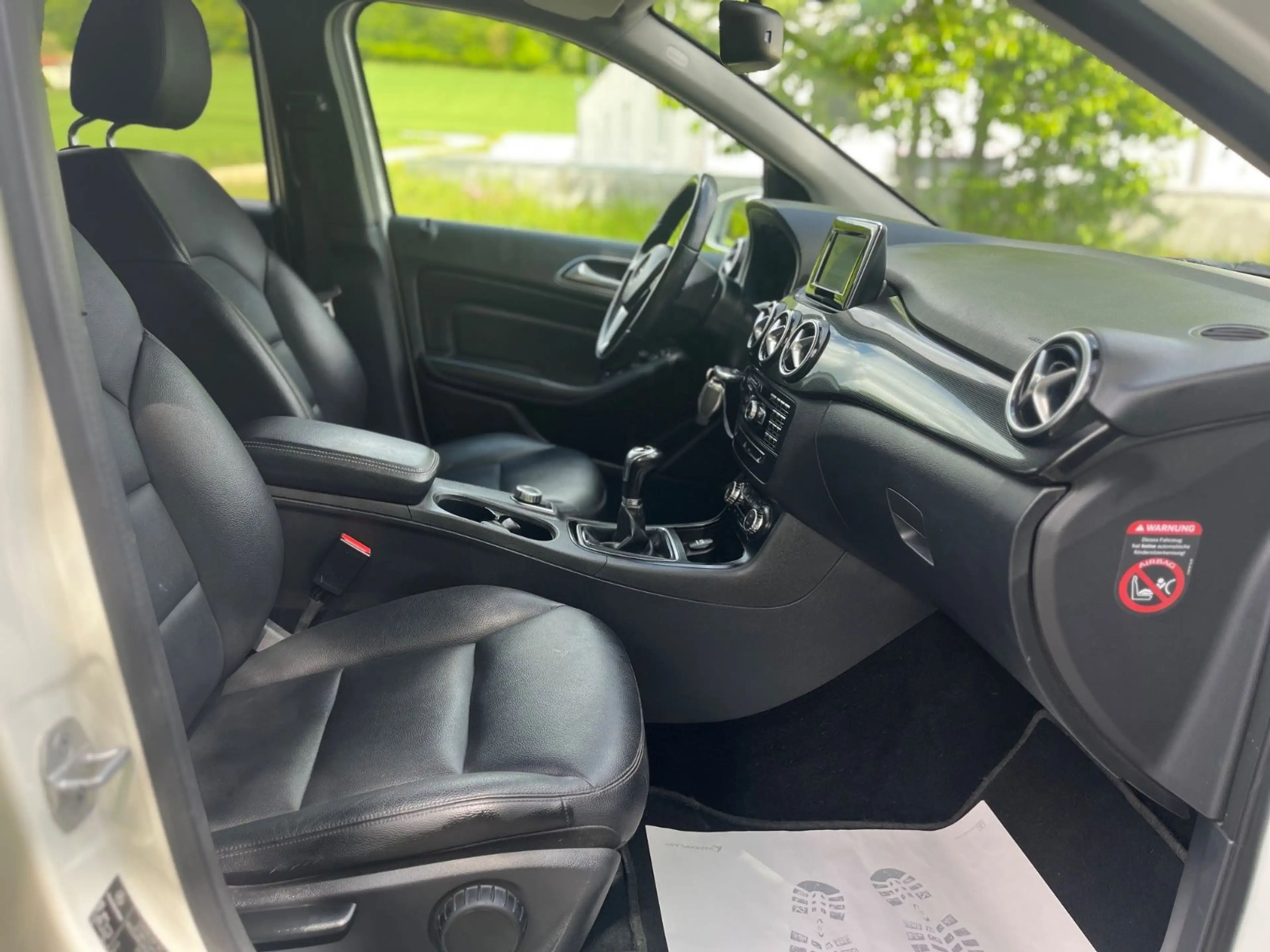Mercedes-Benz B 200 Euro6/Sitzheizung/Volleder/Navi — photo 12