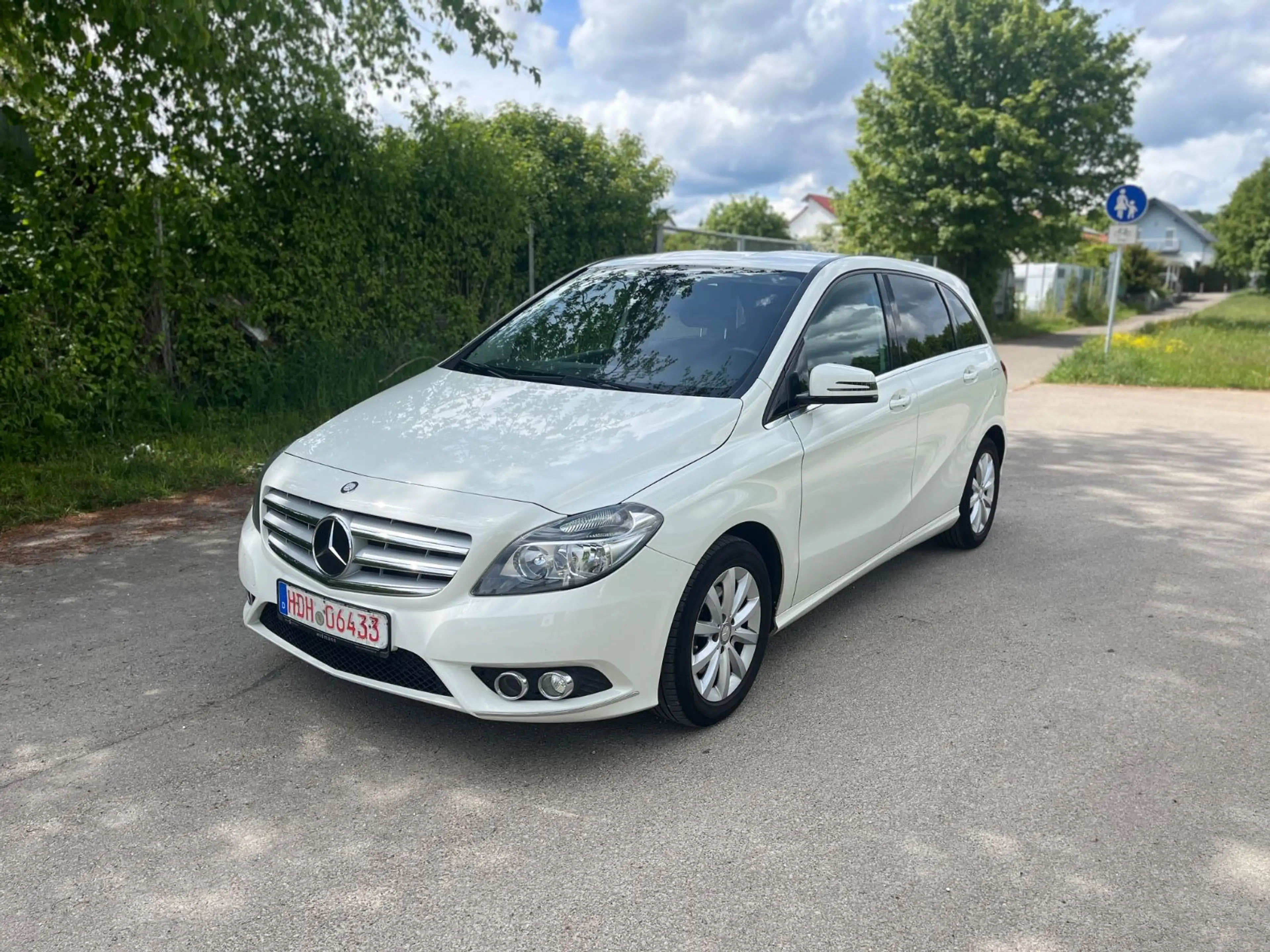 Mercedes-Benz B 200 Euro6/Sitzheizung/Volleder/Navi