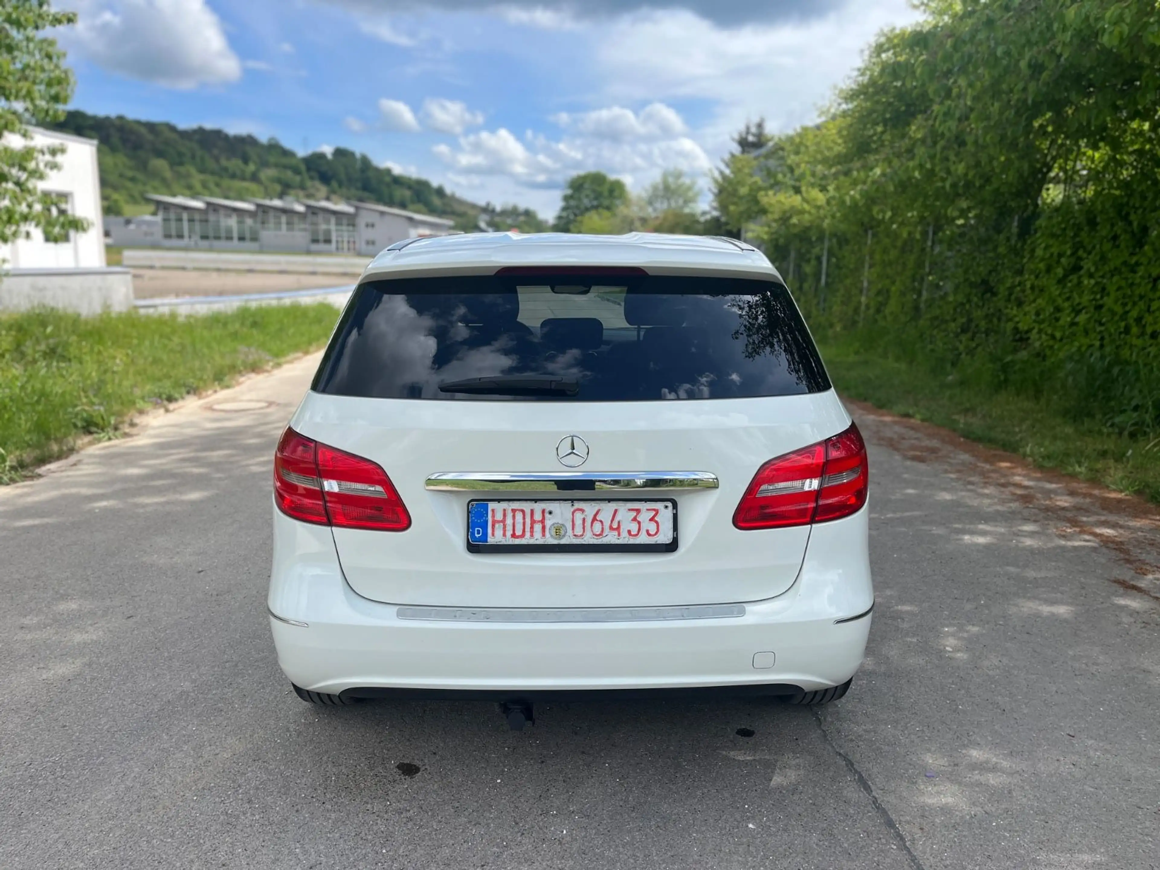 Mercedes-Benz B 200 Euro6/Sitzheizung/Volleder/Navi — photo 6