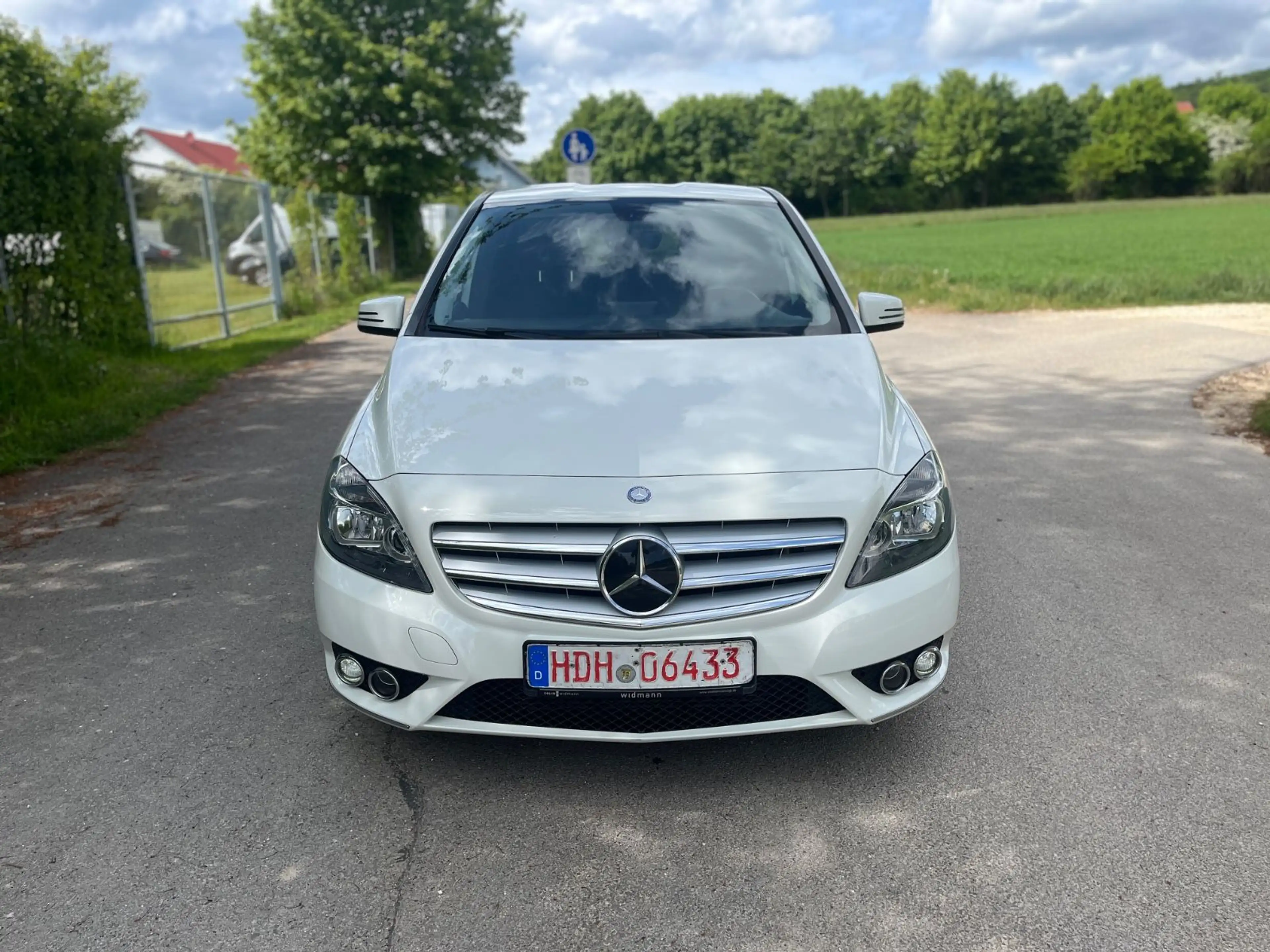 Mercedes-Benz B 200 Euro6/Sitzheizung/Volleder/Navi — photo 5