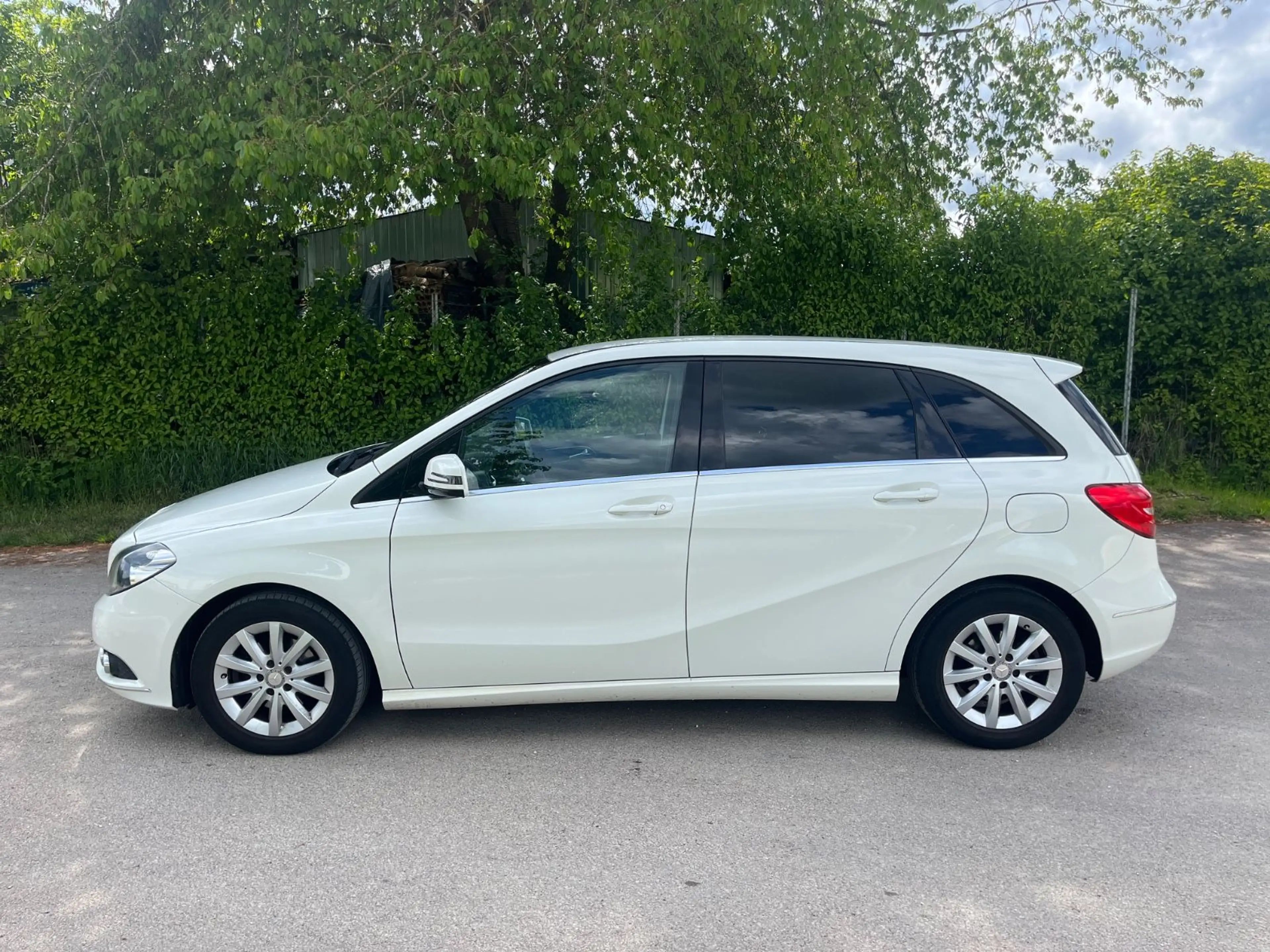 Mercedes-Benz B 200 Euro6/Sitzheizung/Volleder/Navi — photo 8
