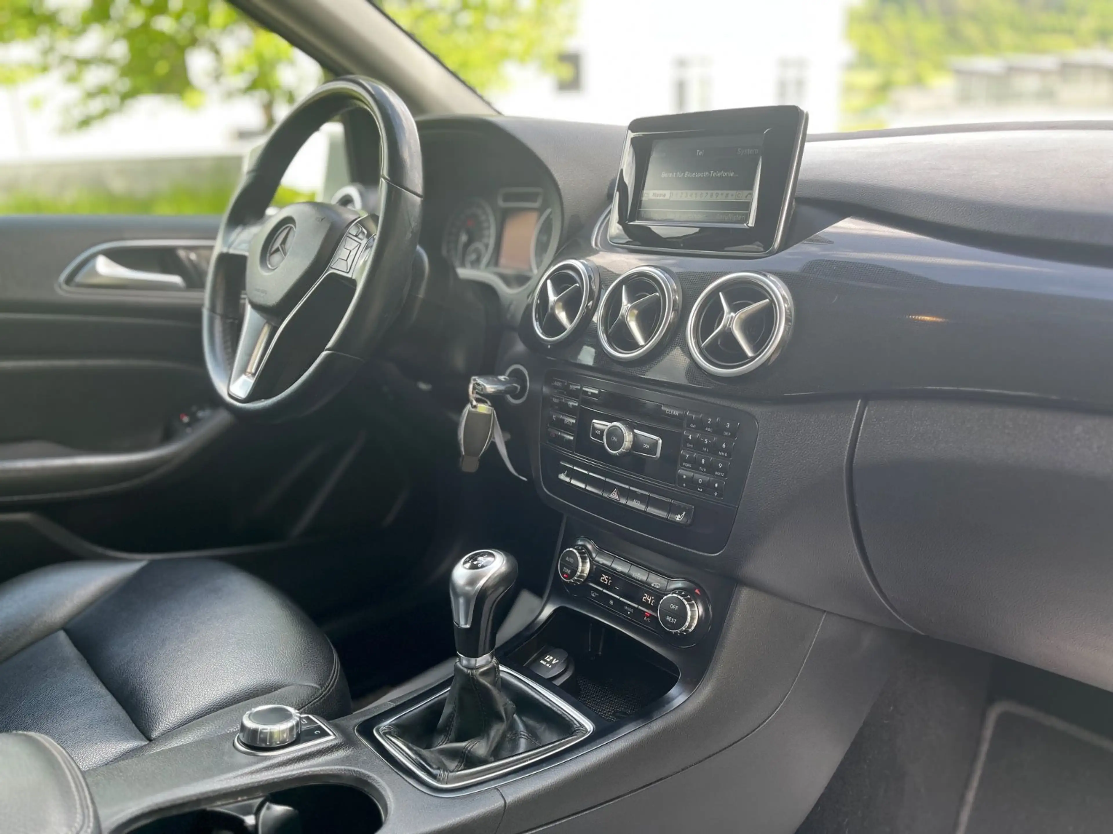 Mercedes-Benz B 200 Euro6/Sitzheizung/Volleder/Navi — photo 14