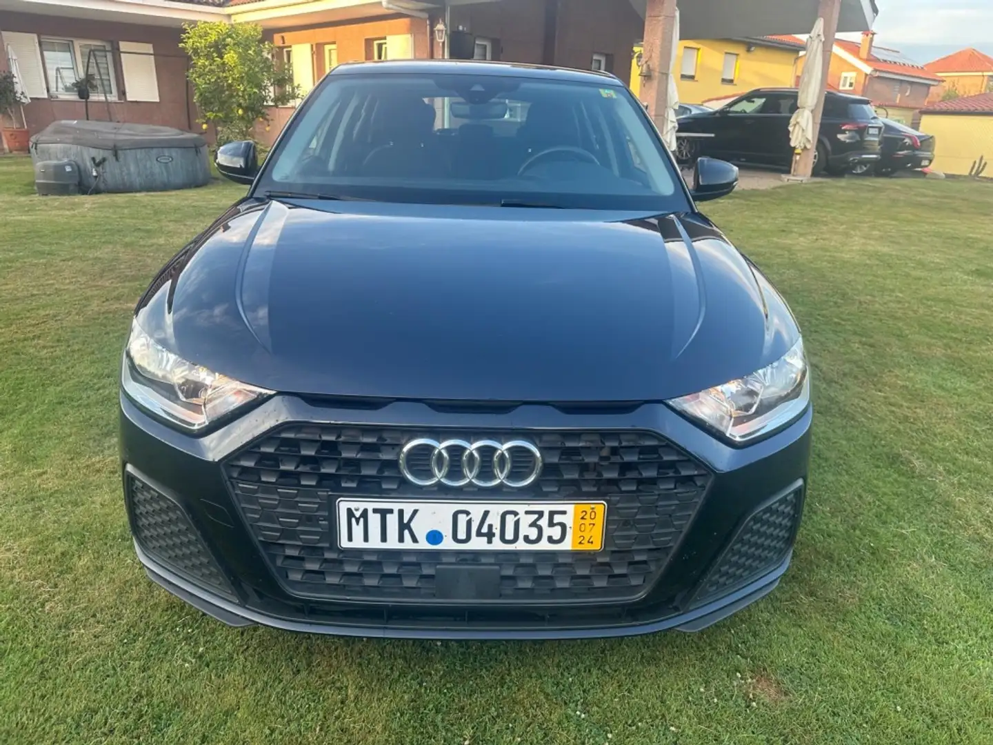Audi A1 1.0 TFSI Active Kit Noir - 2