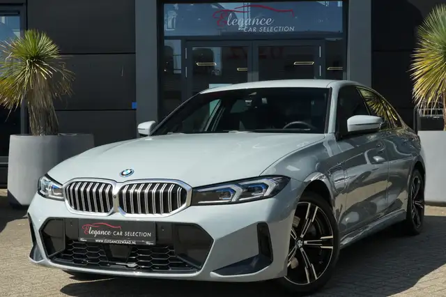 BMW 330 3-serie 330e M Sport High Executive 292pk Navigati