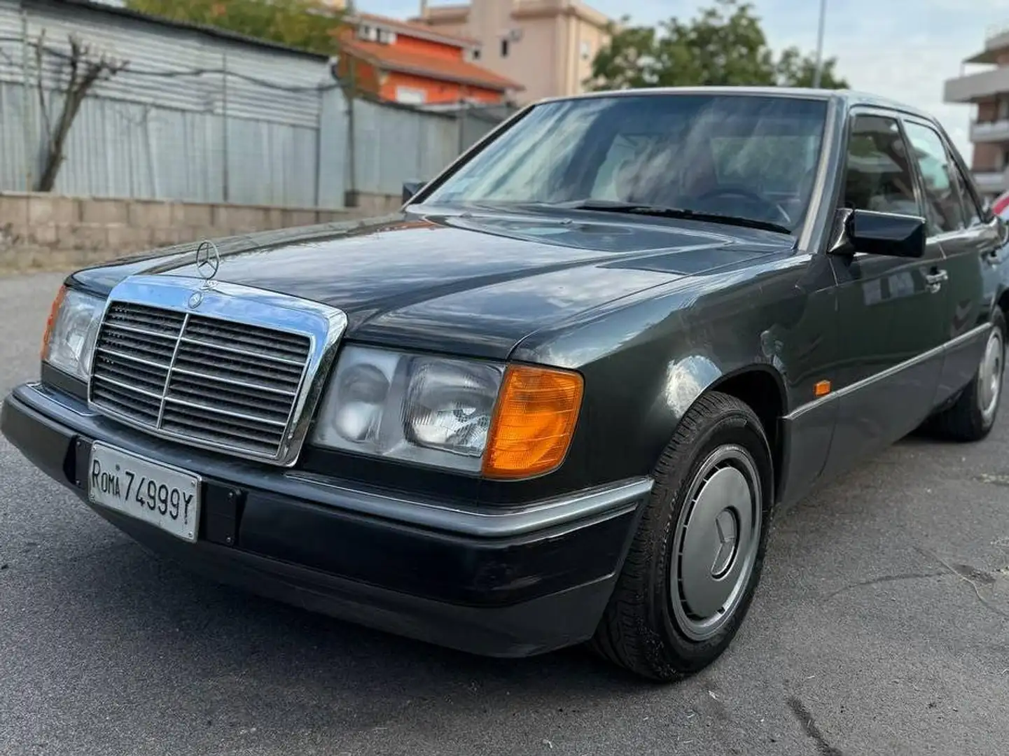 Mercedes-Benz 200 E 200 Zwart - 2