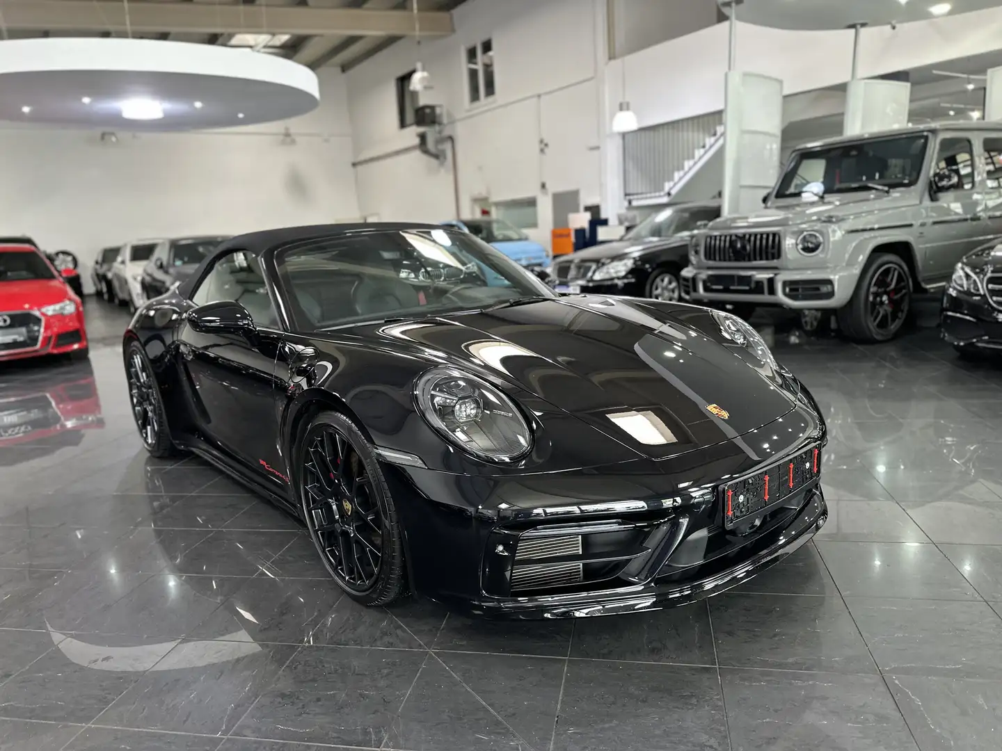 Porsche 992 Carrera 4 S Cabriolet Schwarz - 2