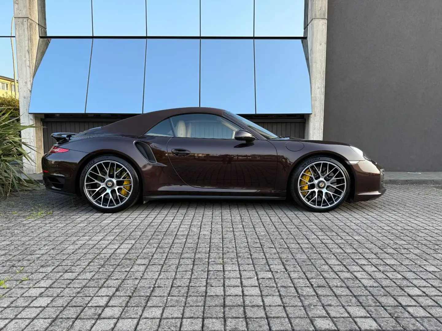 Porsche 991 3.8 Turbo S Cabrio * MOGANO * APPROVED * EXCLUSIVE Brun - 2