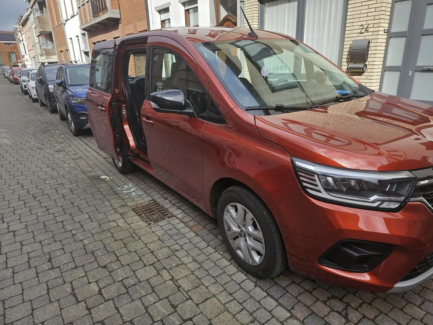 Renault Kangoo TCe 100 Equilibre Rood - 1