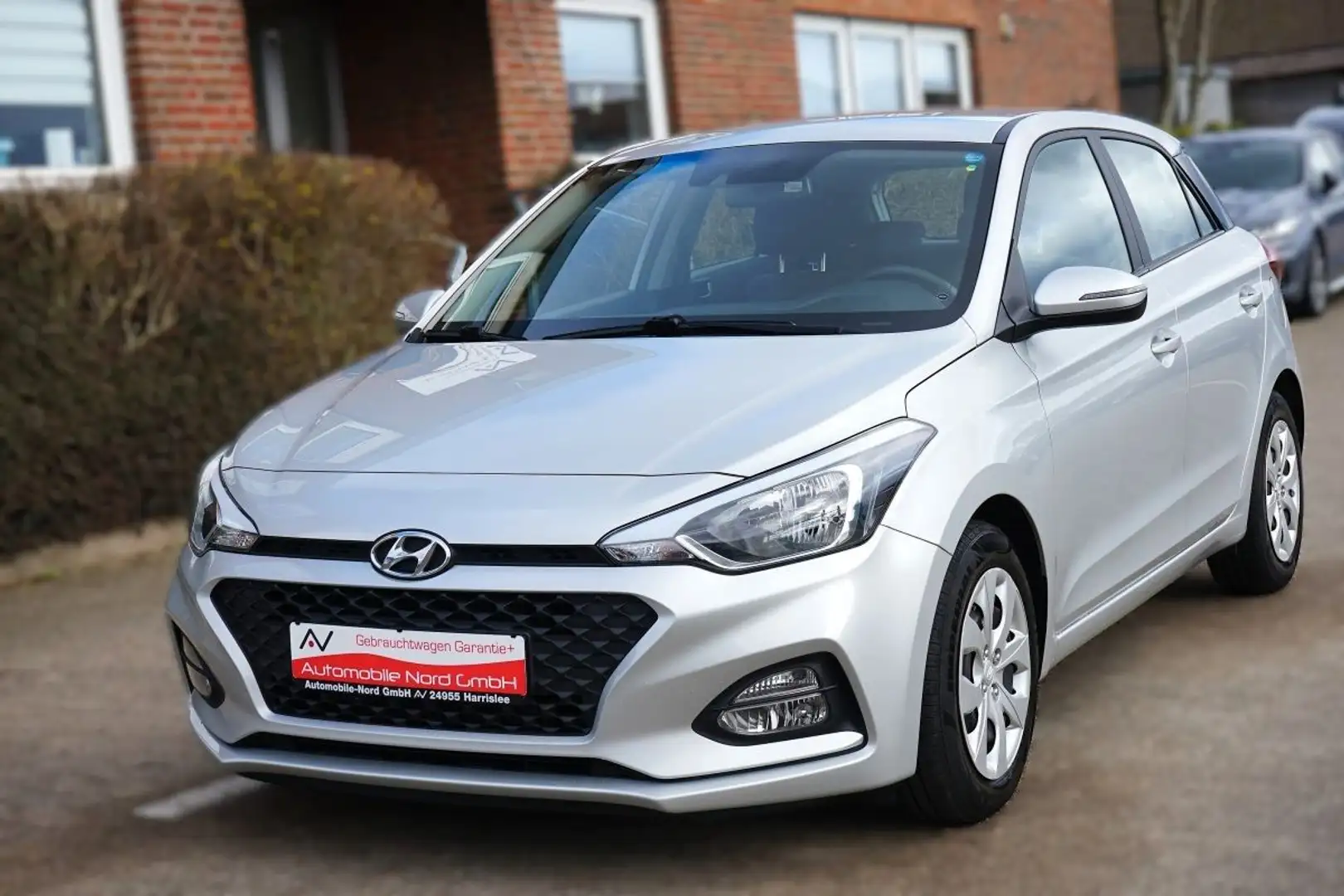 Hyundai i20 Style*Kamera*Service Neu*Hu Au Neu Silber - 1