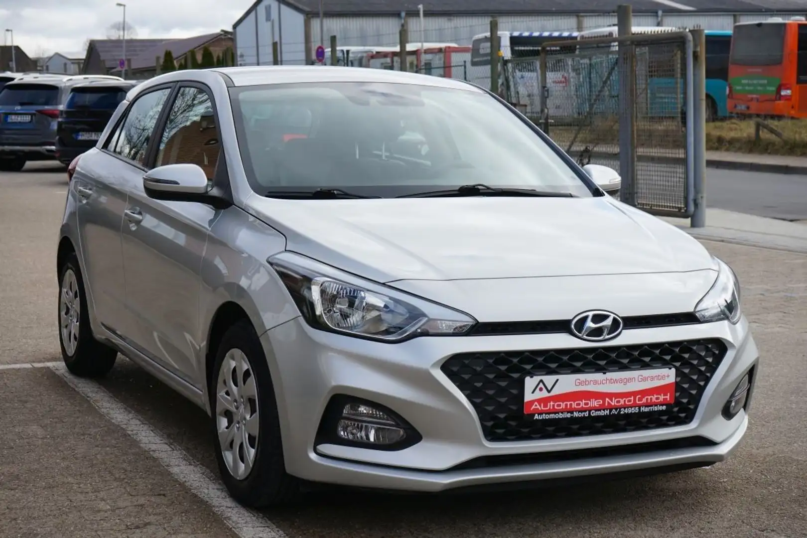 Hyundai i20 Style*Kamera*Service Neu*Hu Au Neu Silber - 2