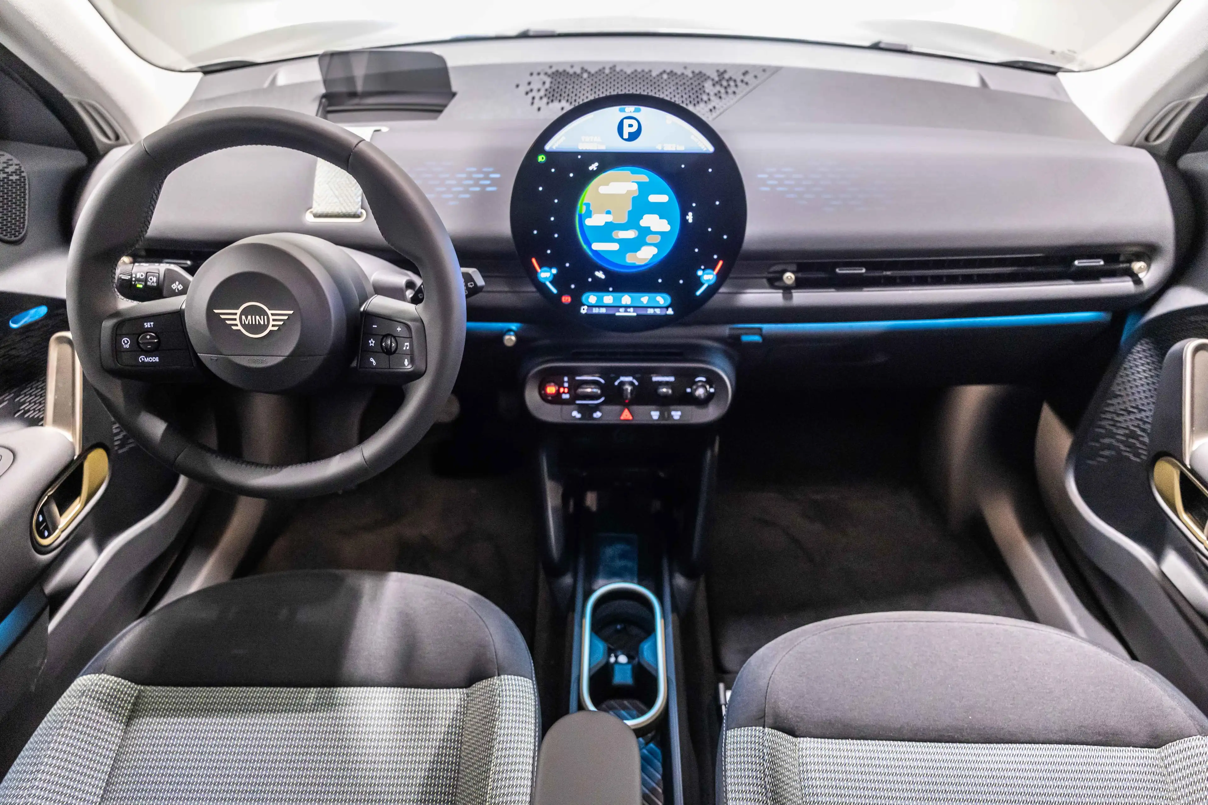MINI Aceman Aceman SE Essential | 49 KWH | TREKHAAK | HUD | — photo 8