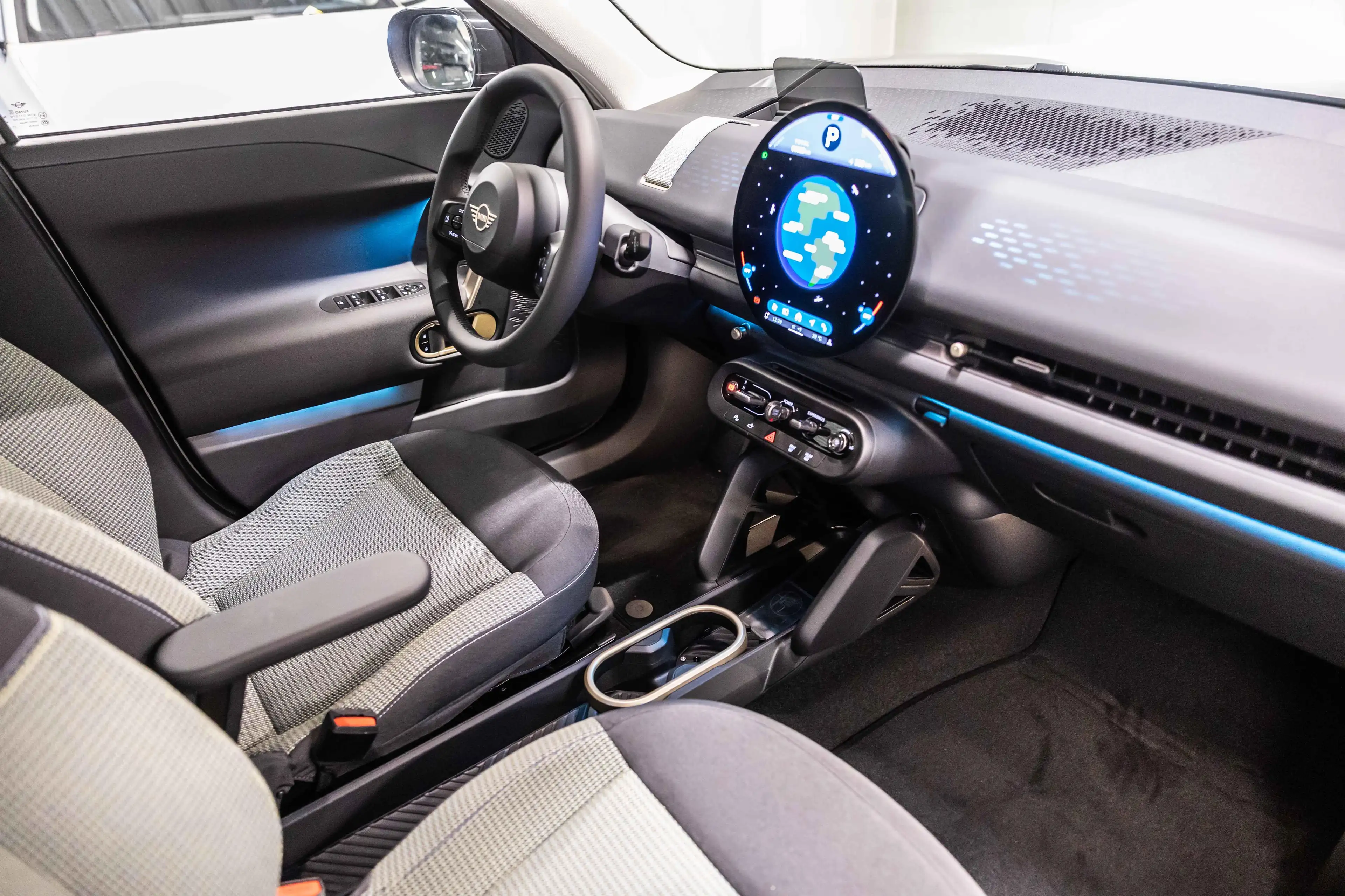 MINI Aceman Aceman SE Essential | 49 KWH | TREKHAAK | HUD | — photo 9