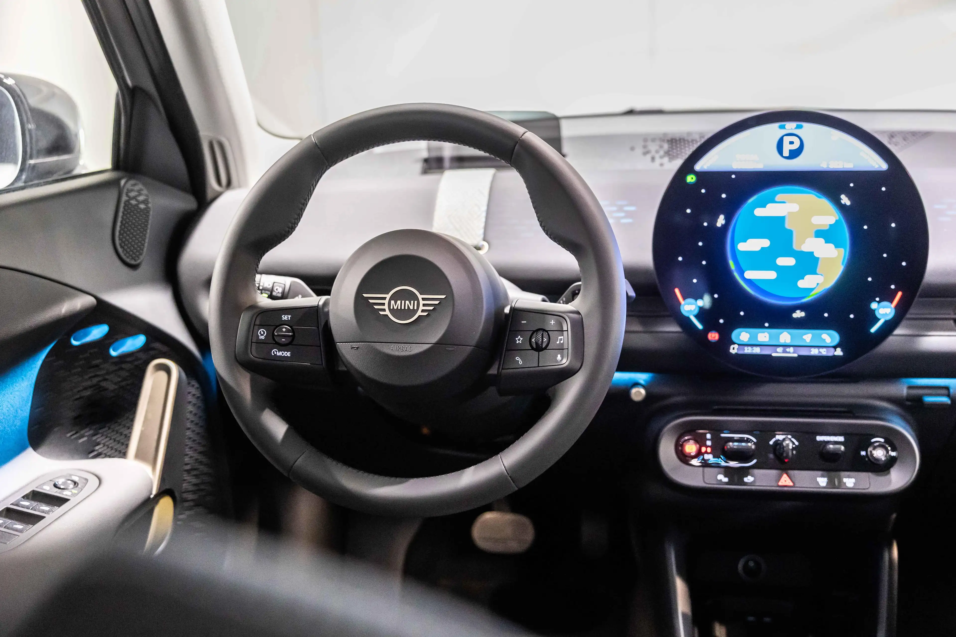 MINI Aceman Aceman SE Essential | 49 KWH | TREKHAAK | HUD | — photo 15