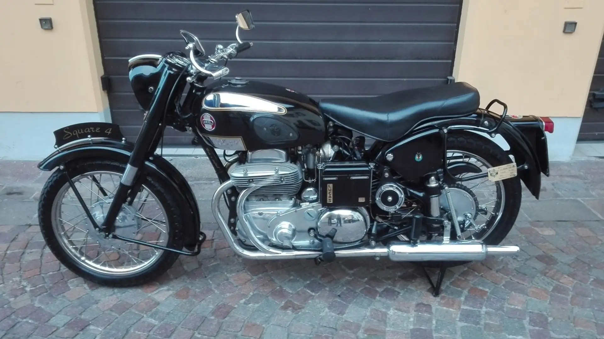 Ariel Motorcycles SQ4 Four Square MK2 Czarny - 2