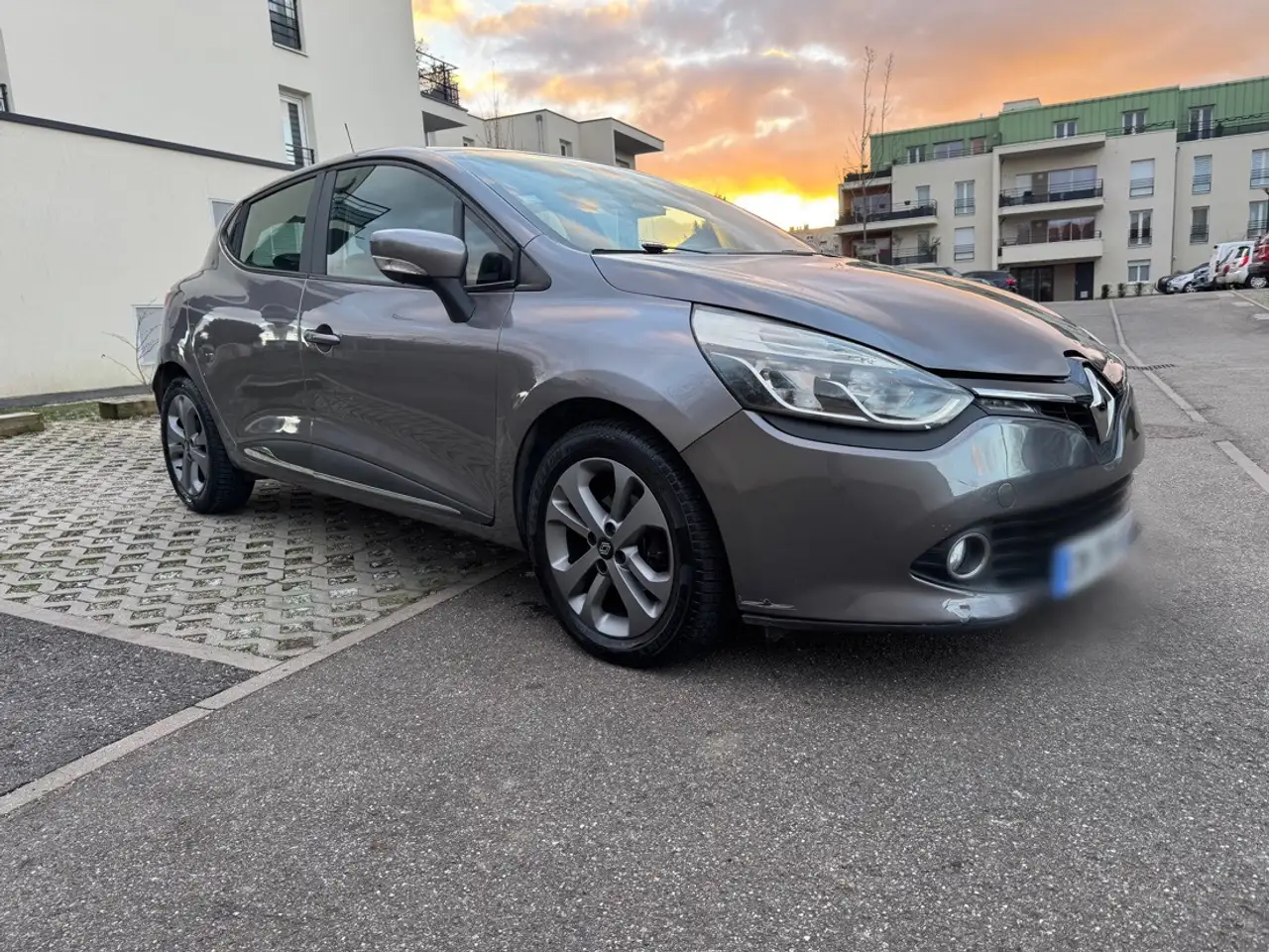 Renault Clio IV dCi 90 Energy eco2 Intens 90g