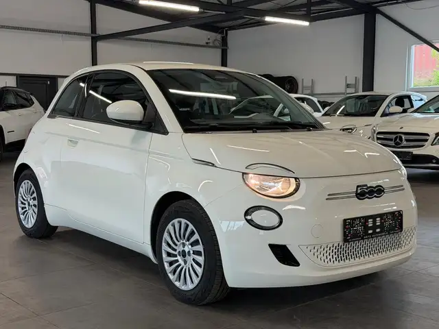 Fiat 500 11KW+CARPLAY+TEMP+SPUR.ASS+STAND.HZ+NAVI+