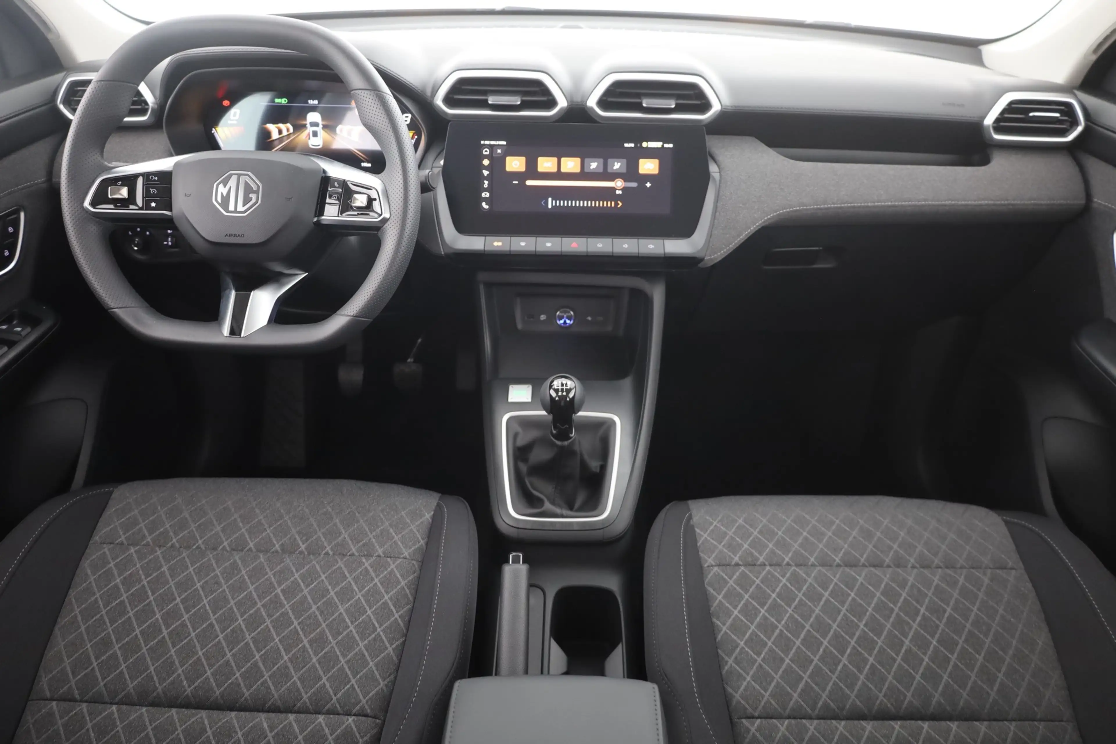 MG ZS 1.5 VTi-Tech Standard Navi Kamera Tempomat — photo 9
