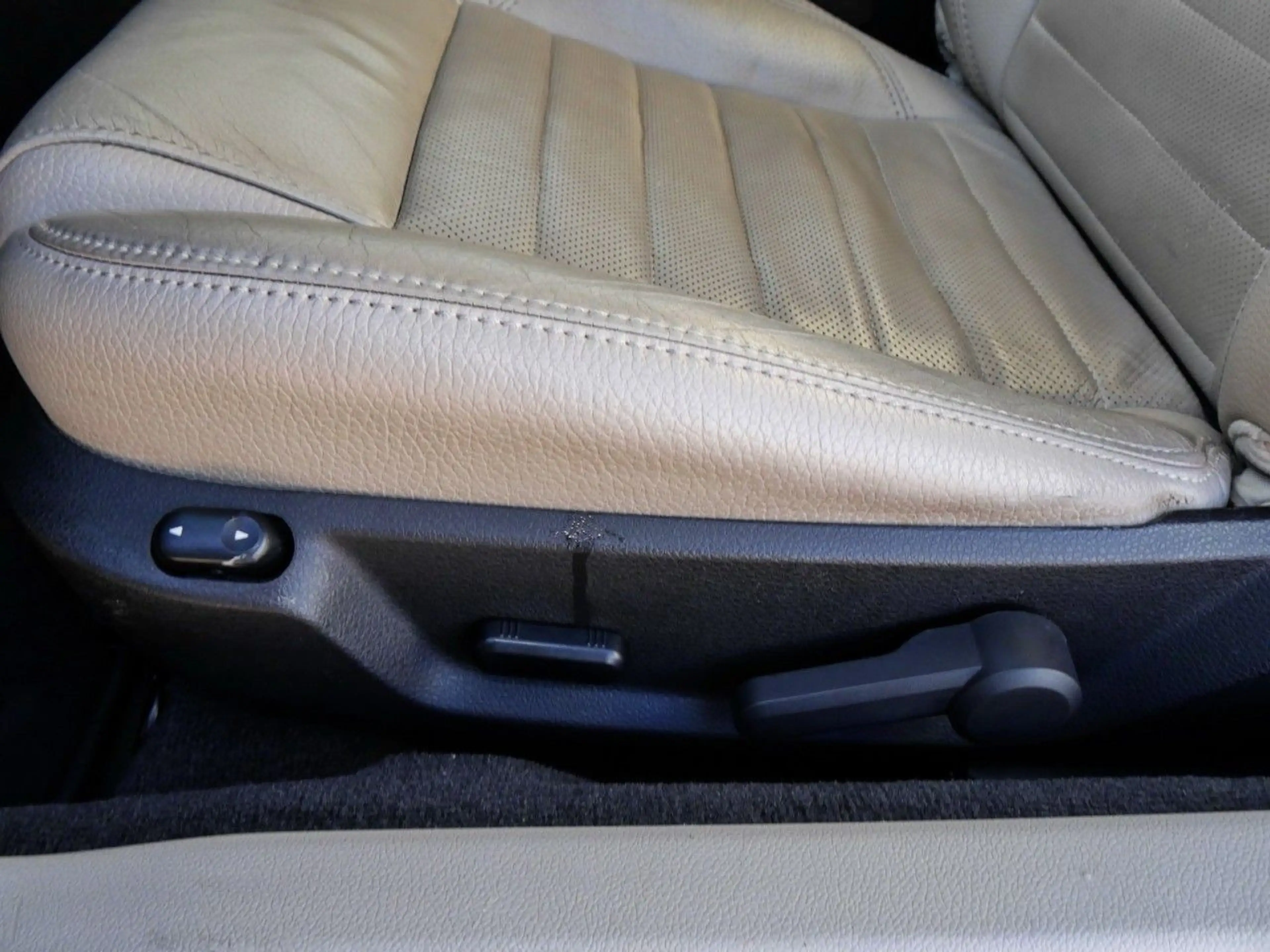 Ford Mustang GT 5.0 V8 Autom. Leder+Klima+Audio SYNC — photo 12