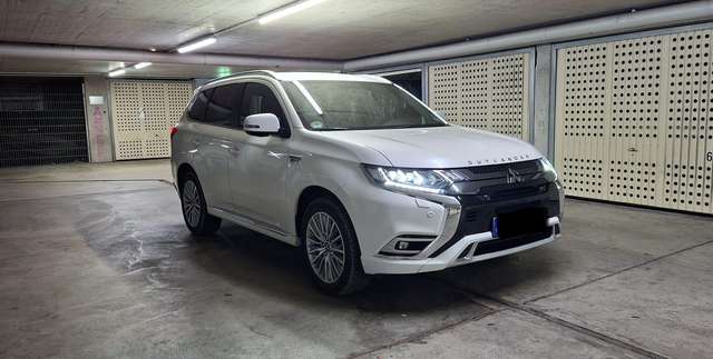 Mitsubishi Outlander 2.4 4WD Plug-In Hybrid Diamant+