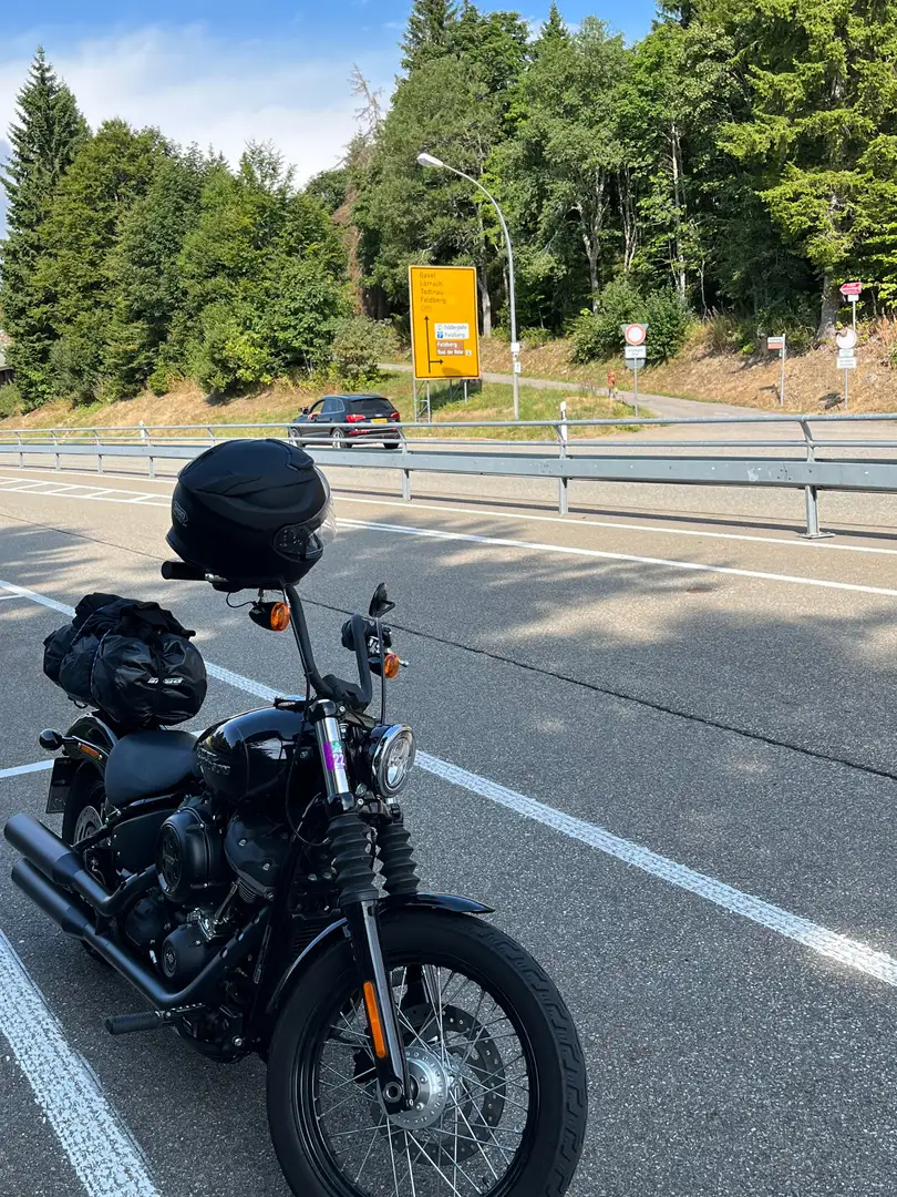 Harley-Davidson Street Bob Schwarz - 1