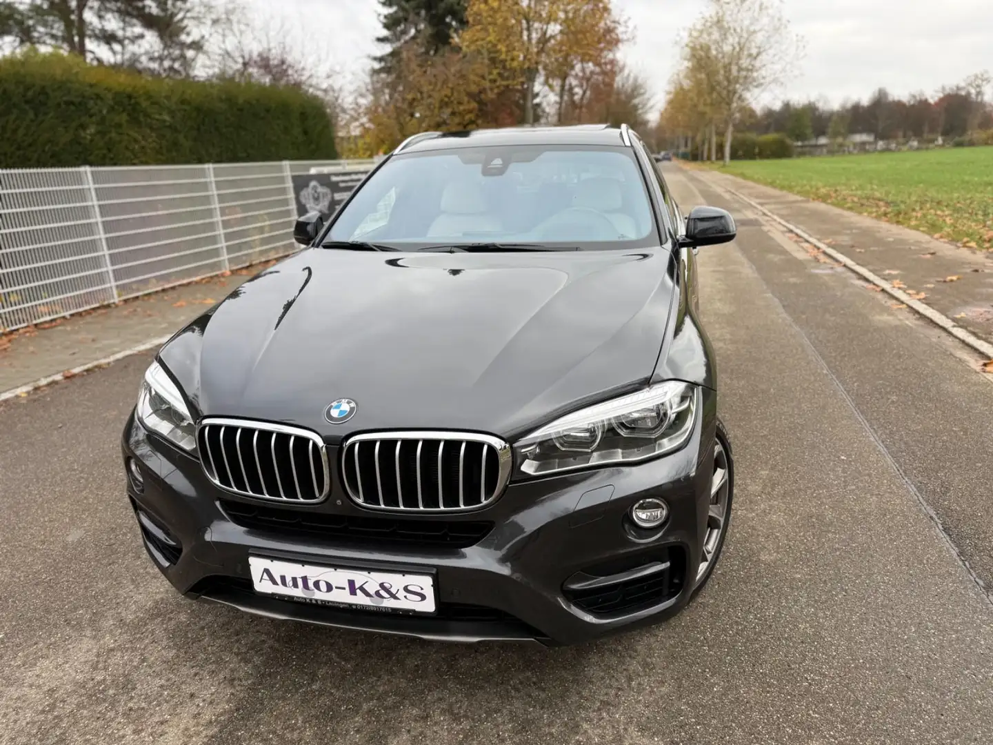 BMW X6 xDrive 50 i SPORTPAKET,Individual,Voll Grijs - 1