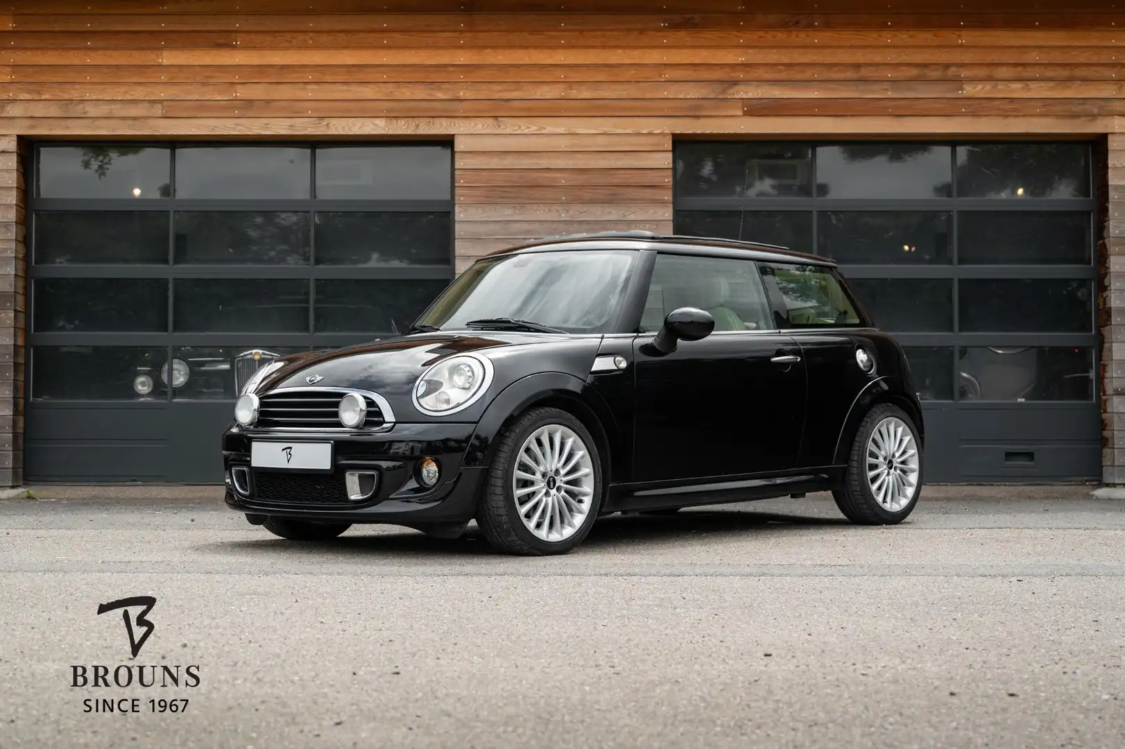 MINI Cooper S Mini 1.6 | Goodwood Inspired by Rolls Royce 1/1.00 Zwart - 1