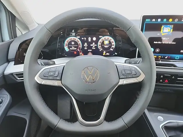 Volkswagen Golf view 11