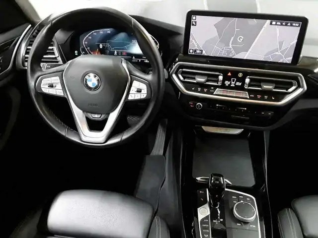 BMW X3 view 10