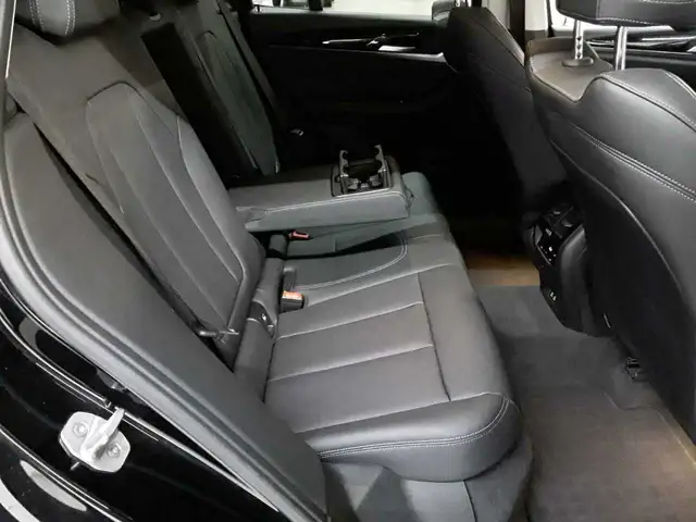BMW X3 view 14