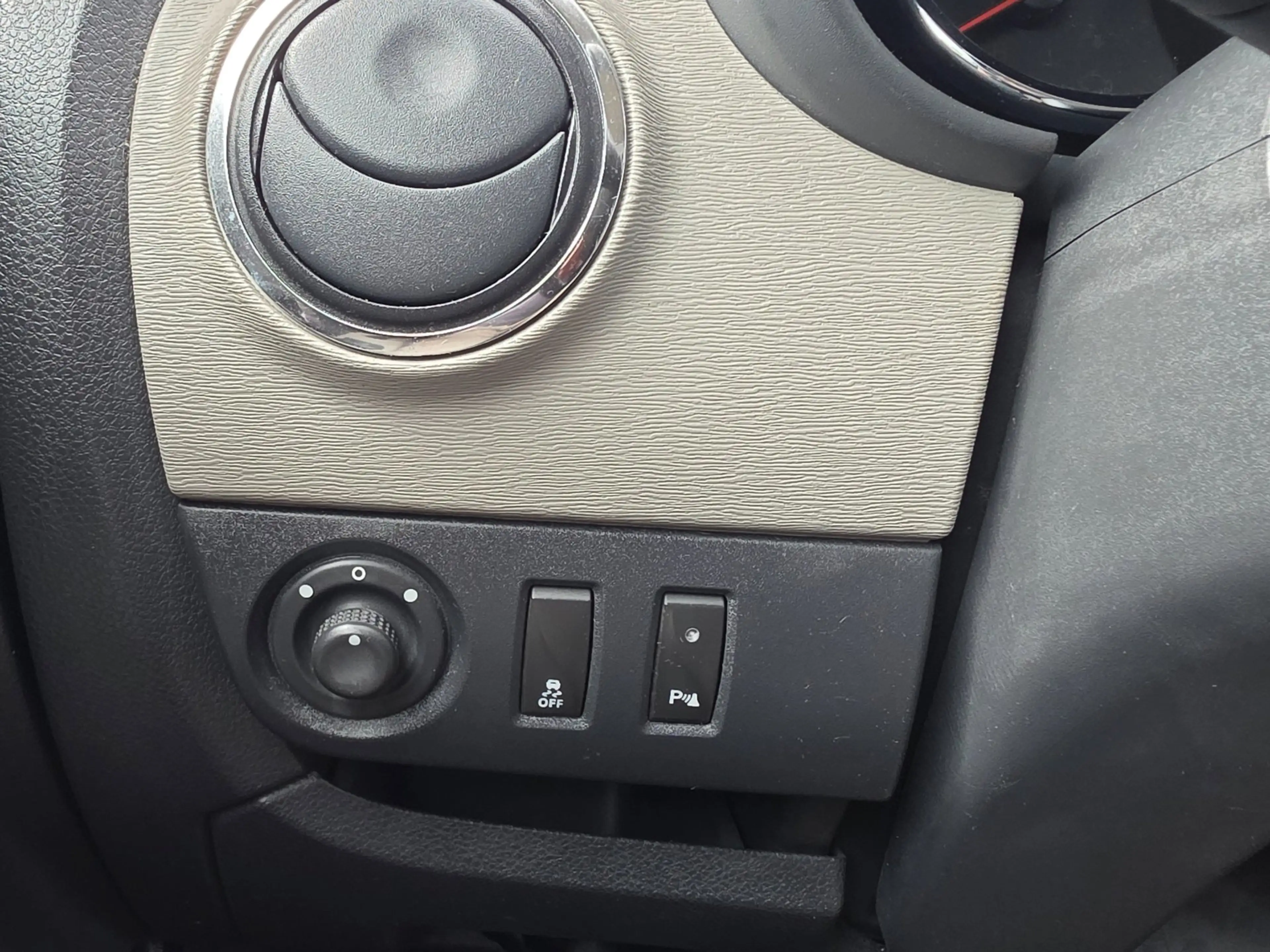 Dacia Lodgy 1.2 TCe Prestige 7personen airco cruis control nav — photo 16
