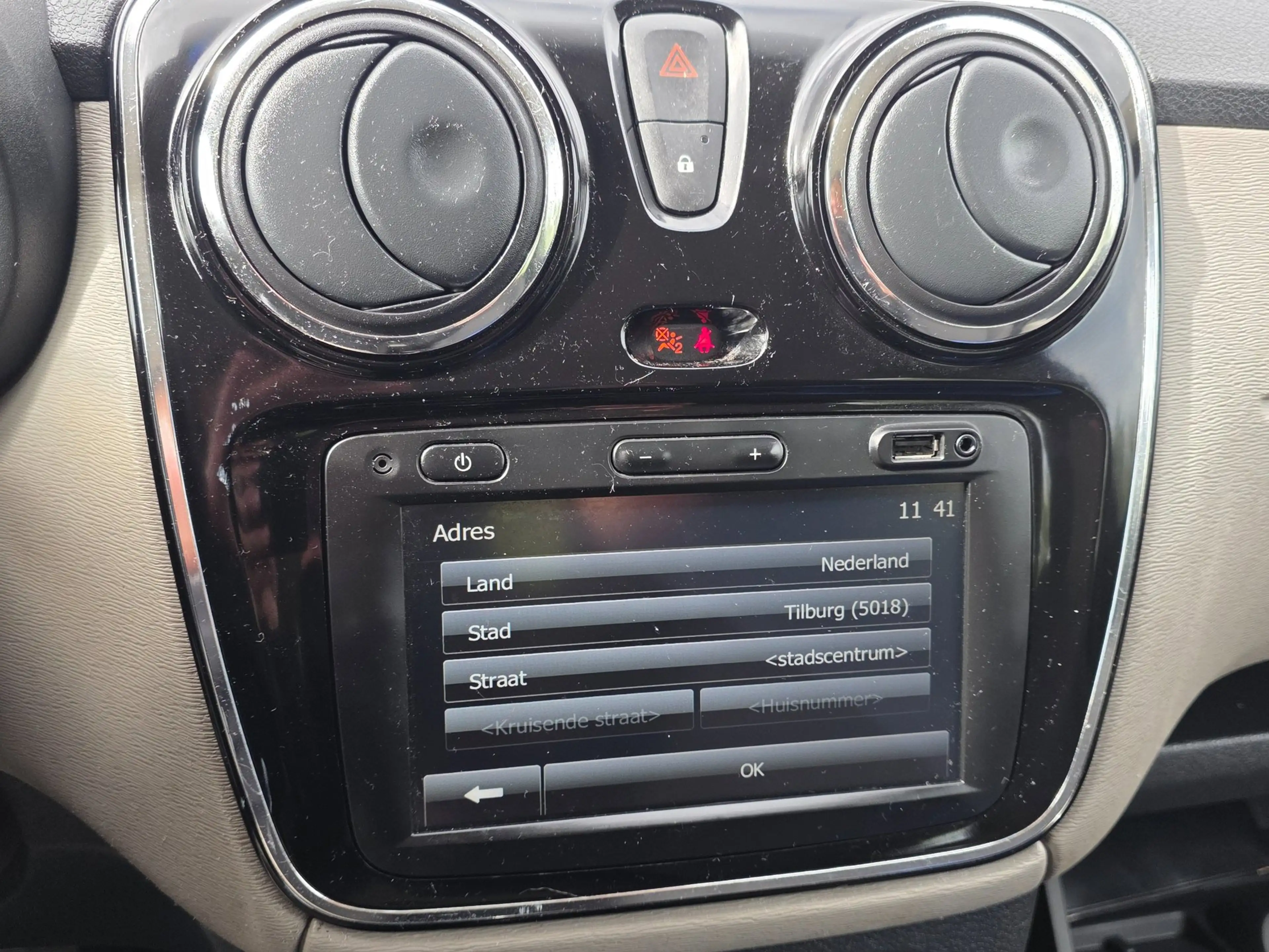 Dacia Lodgy 1.2 TCe Prestige 7personen airco cruis control nav — photo 12