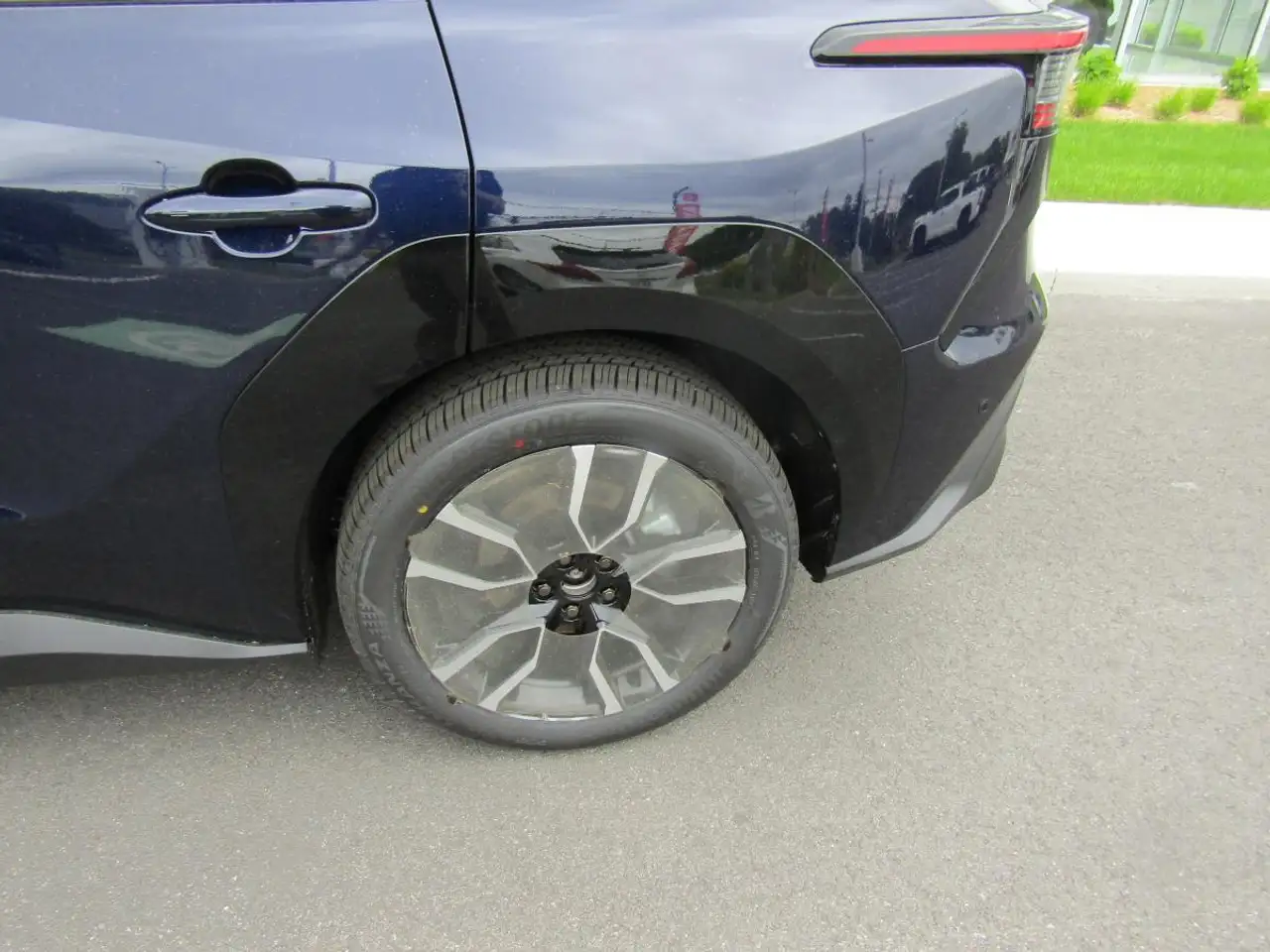 Toyota bZ снимка Toyota bZ