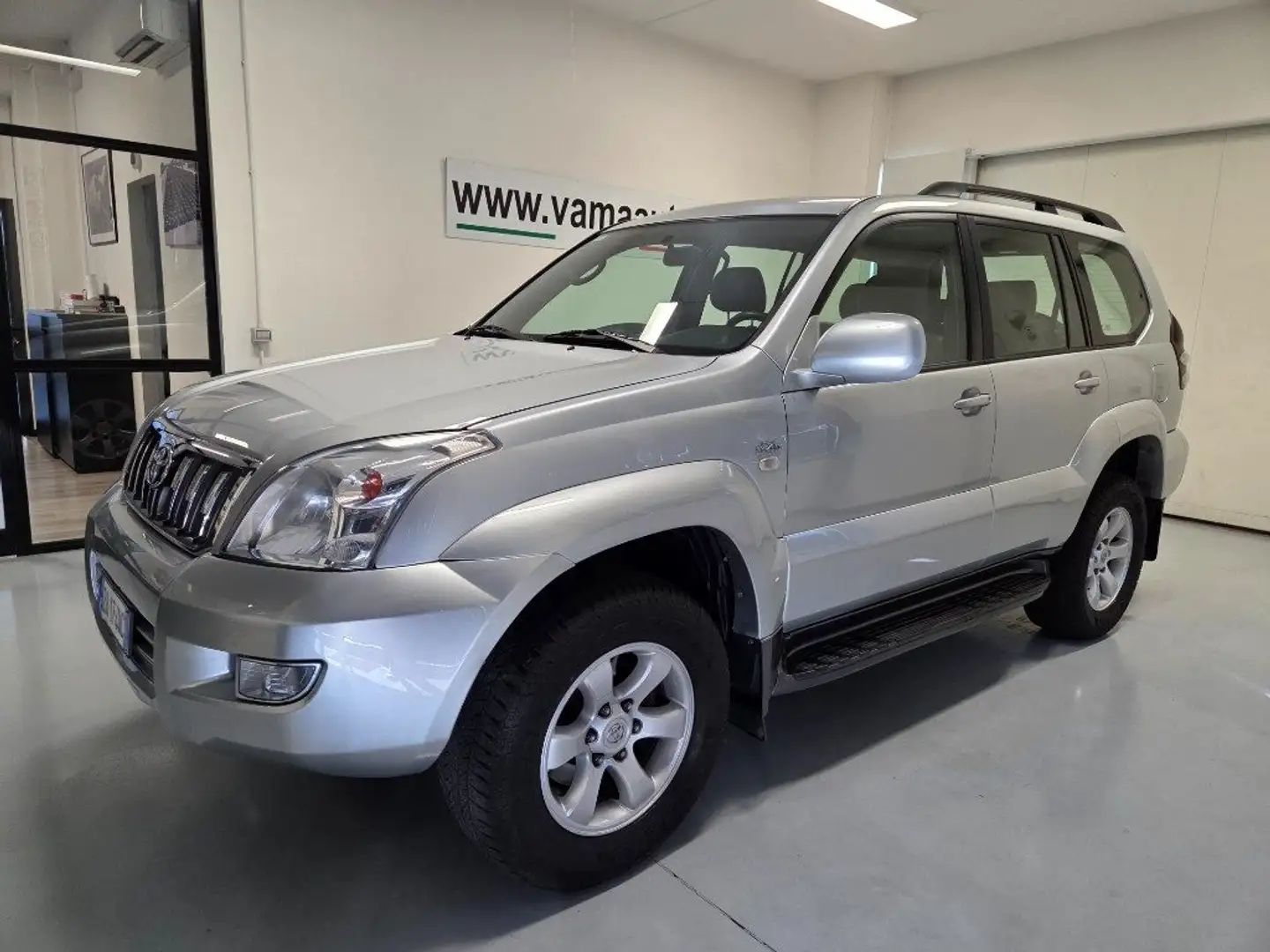 Toyota Land Cruiser 3.0 D-4D 16V CAMBIO MANUALE Argento - 1