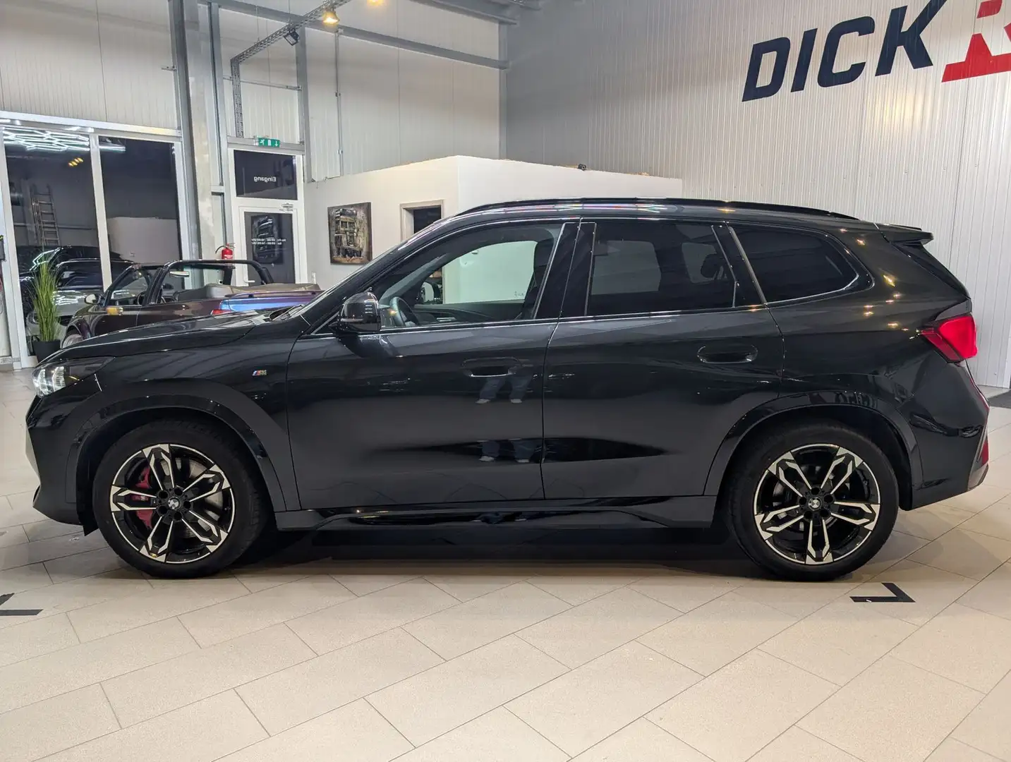 BMW X1 sDrive18i M-Sport Pro ad-LED Cam Pano AHK 19" Schwarz - 2
