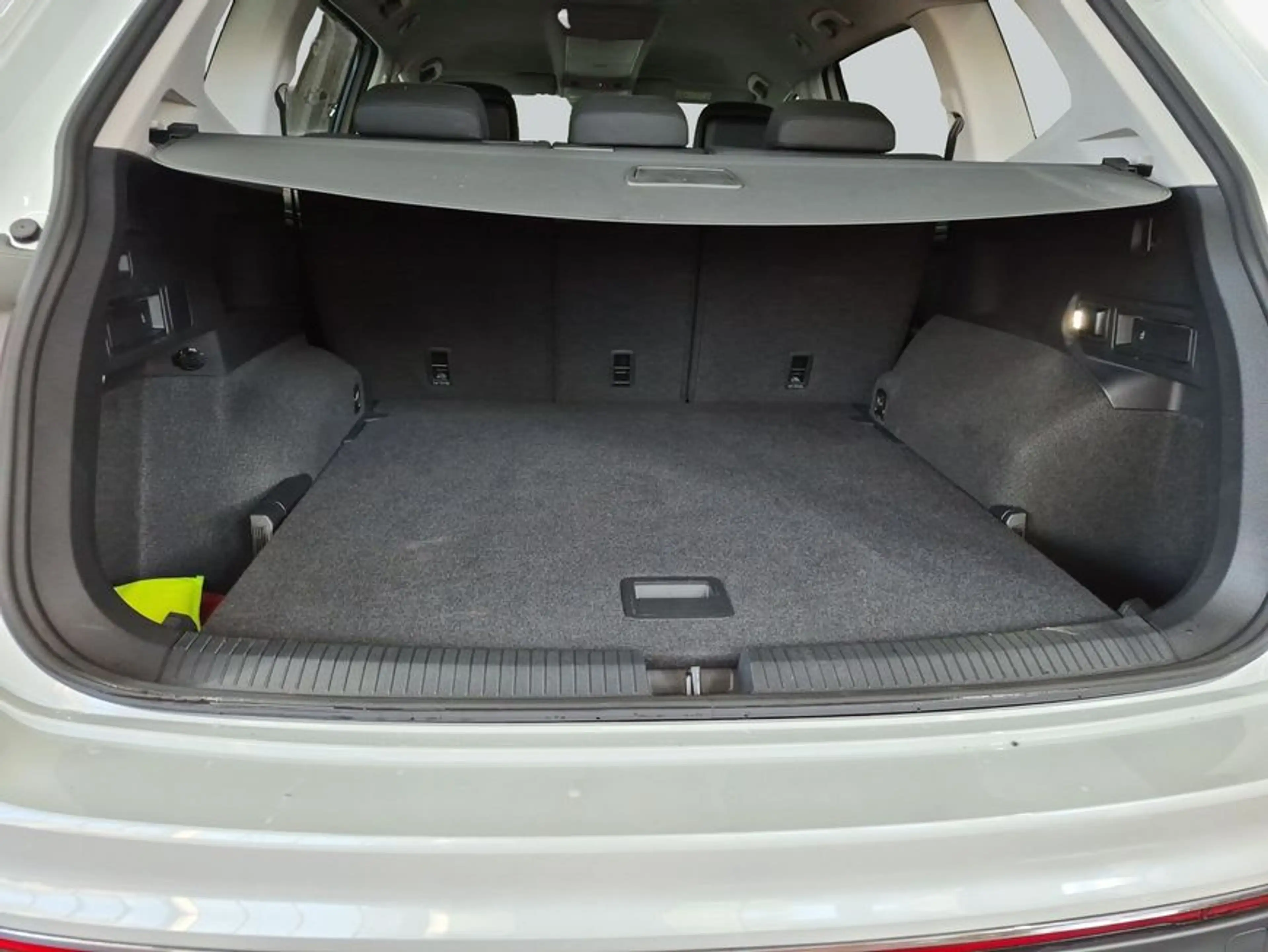 Volkswagen Tiguan Allspace 2.0 TDI SCR 4Motion DSG R-Line AHK — photo 8