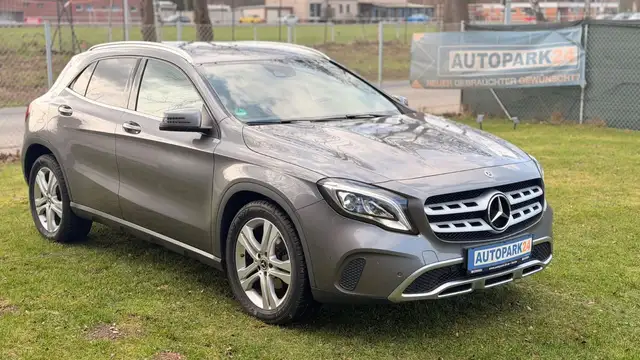 Mercedes-Benz GLA 180 GLA GLA 180*122PS*NAVI*LED*RKAMERA*