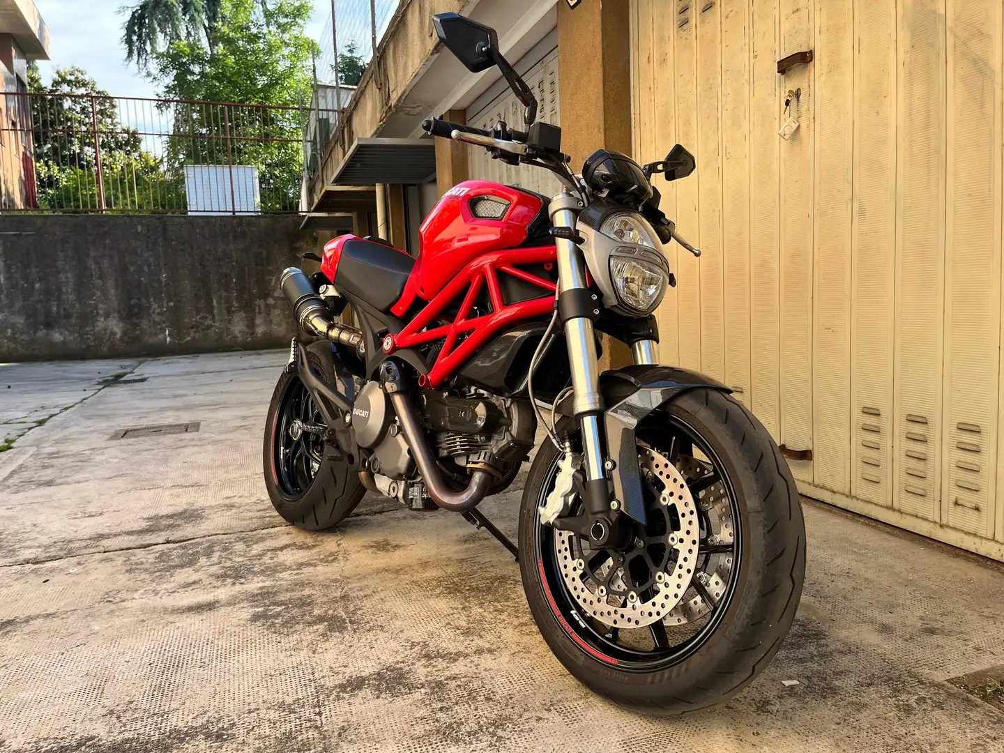 Ducati Monster 796 Rot - 2