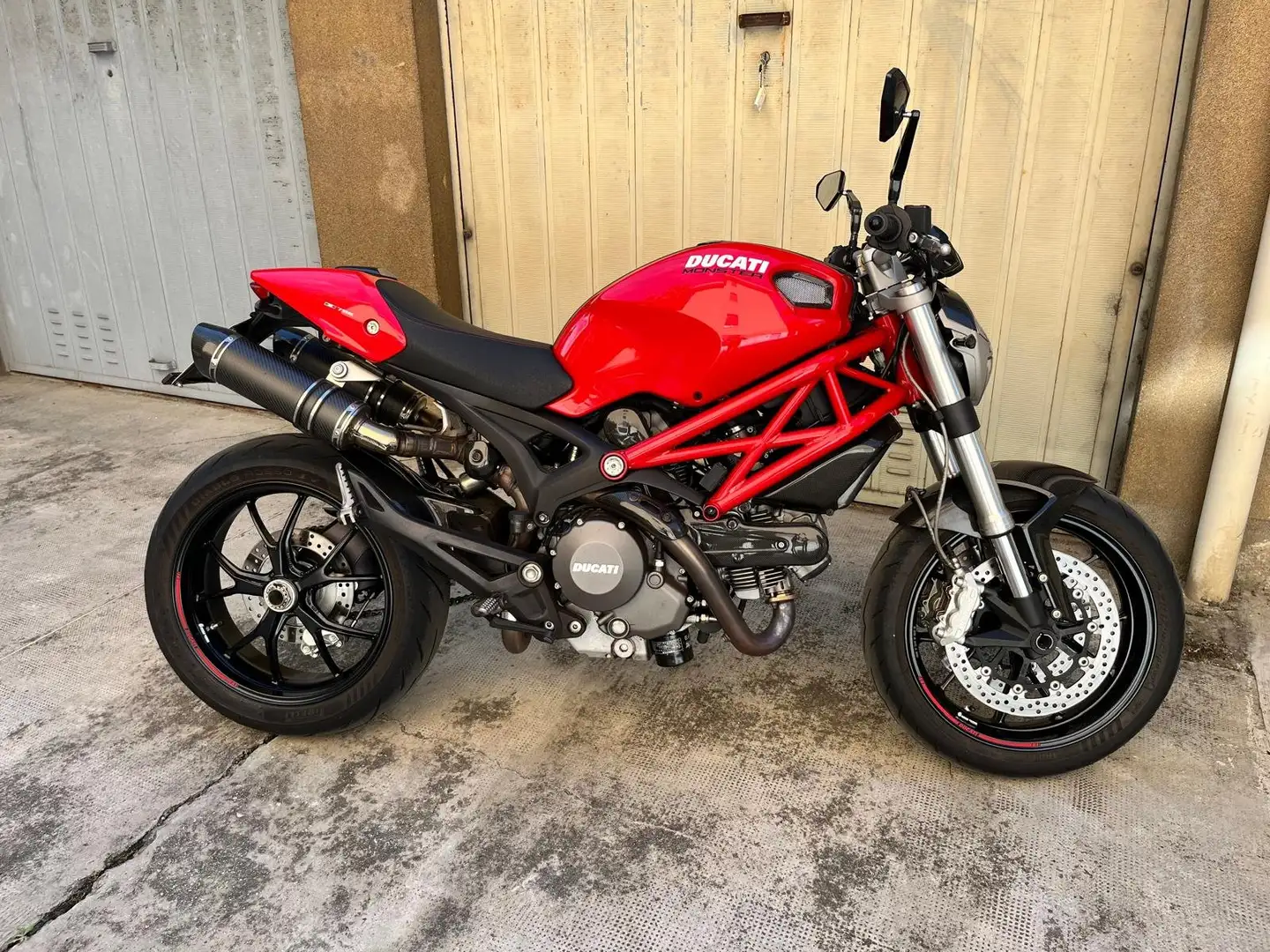 Ducati Monster 796 Rot - 1