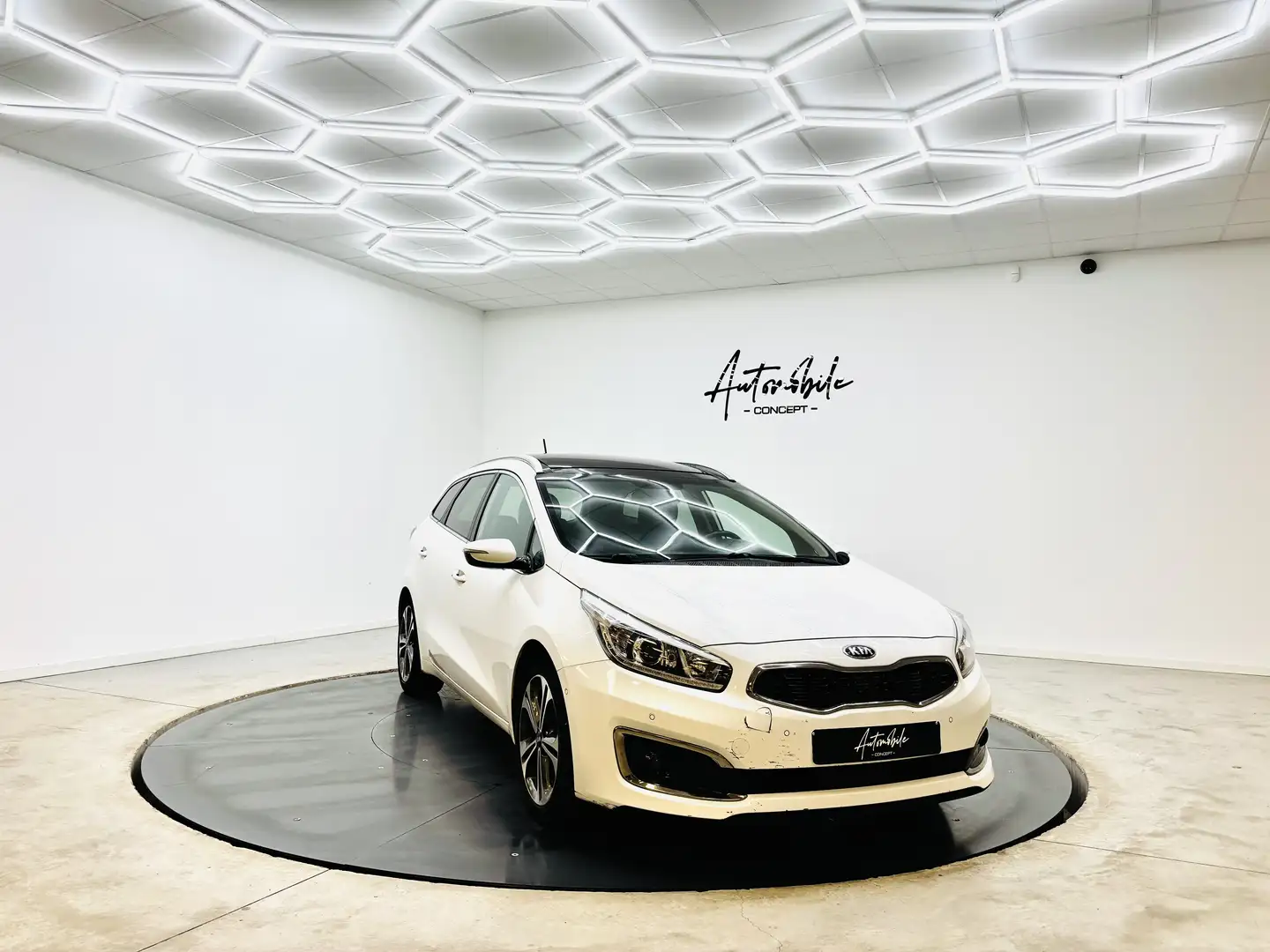 Kia Ceed SW / cee'd SW ✅1AM GARANTIE✅PANO✅BOITE AUTO✅CAMERA✅EUR Blanc - 2
