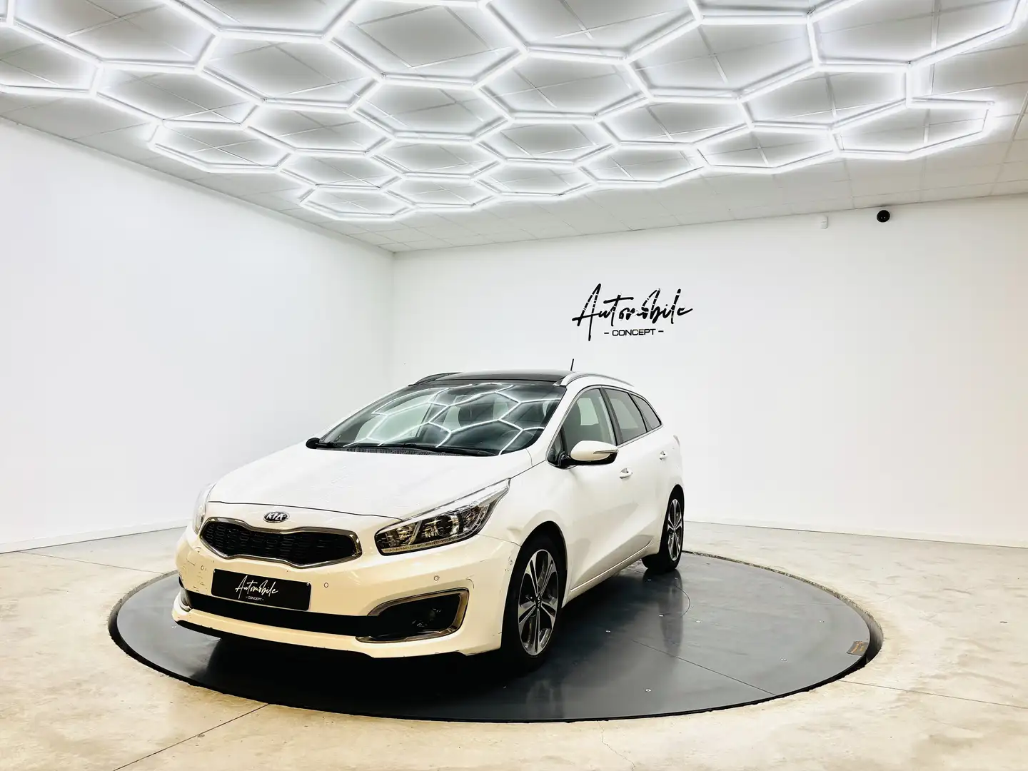 Kia Ceed SW / cee'd SW ✅1AM GARANTIE✅PANO✅BOITE AUTO✅CAMERA✅EUR Blanc - 1