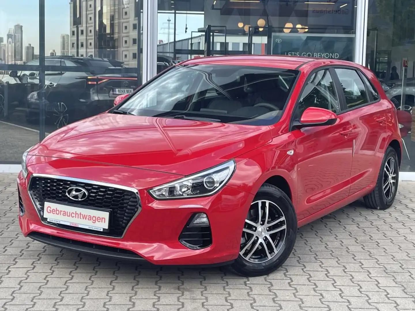 Hyundai i30 1.4 Pure Rood - 2