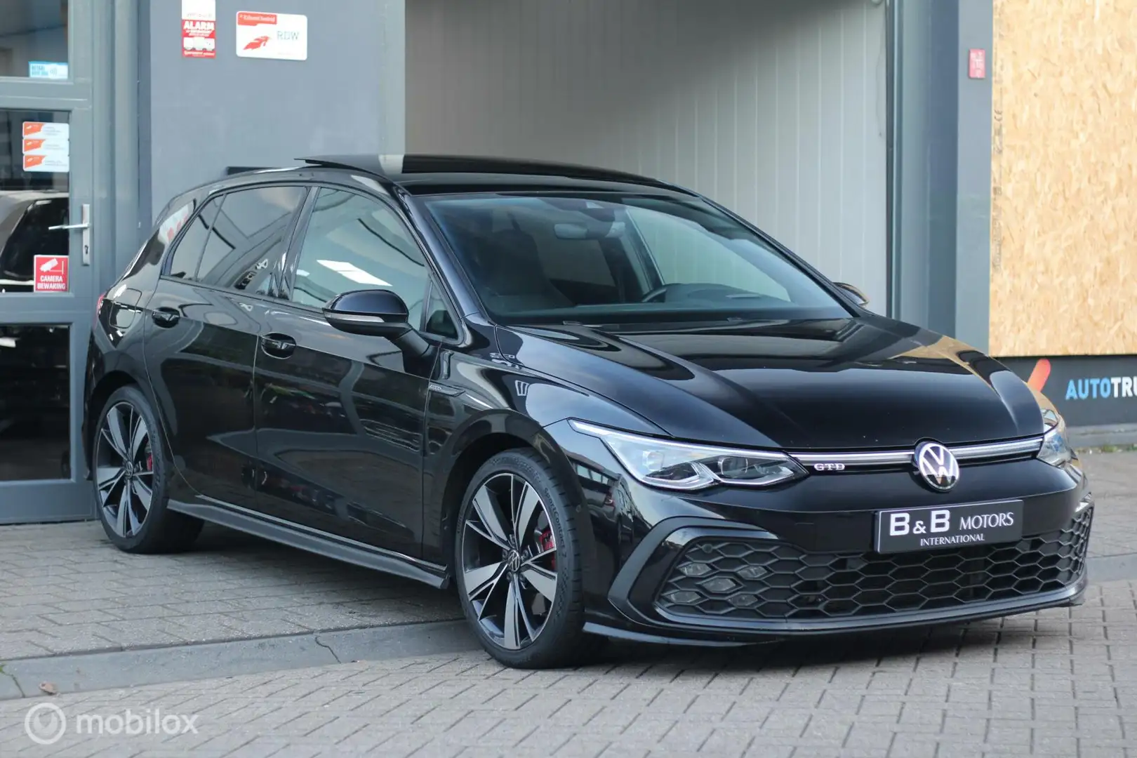 Volkswagen Golf GTD 2.0 iQ PANO SFEER CAM + 1 Jaar Garantie Zwart - 2