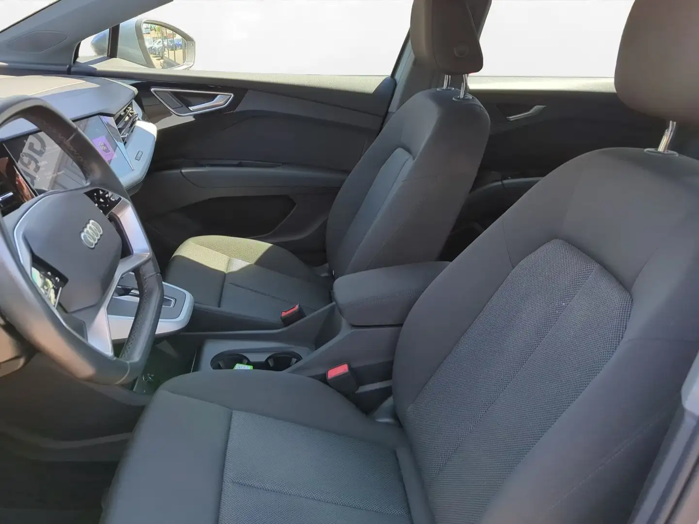 Audi Q4 e-tron 40 AHK SiHzg HUD Blau - 2