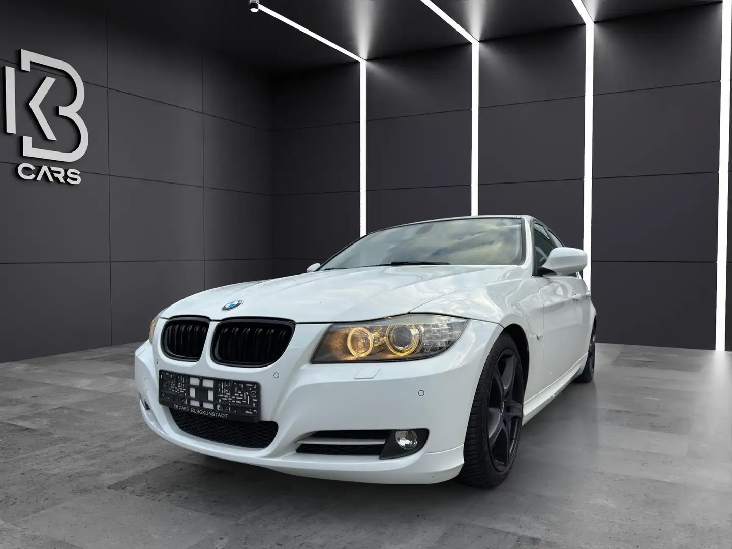 BMW 335 i Limousine Automatik | HiFi | Navi | Sitzh | Blanc - 2